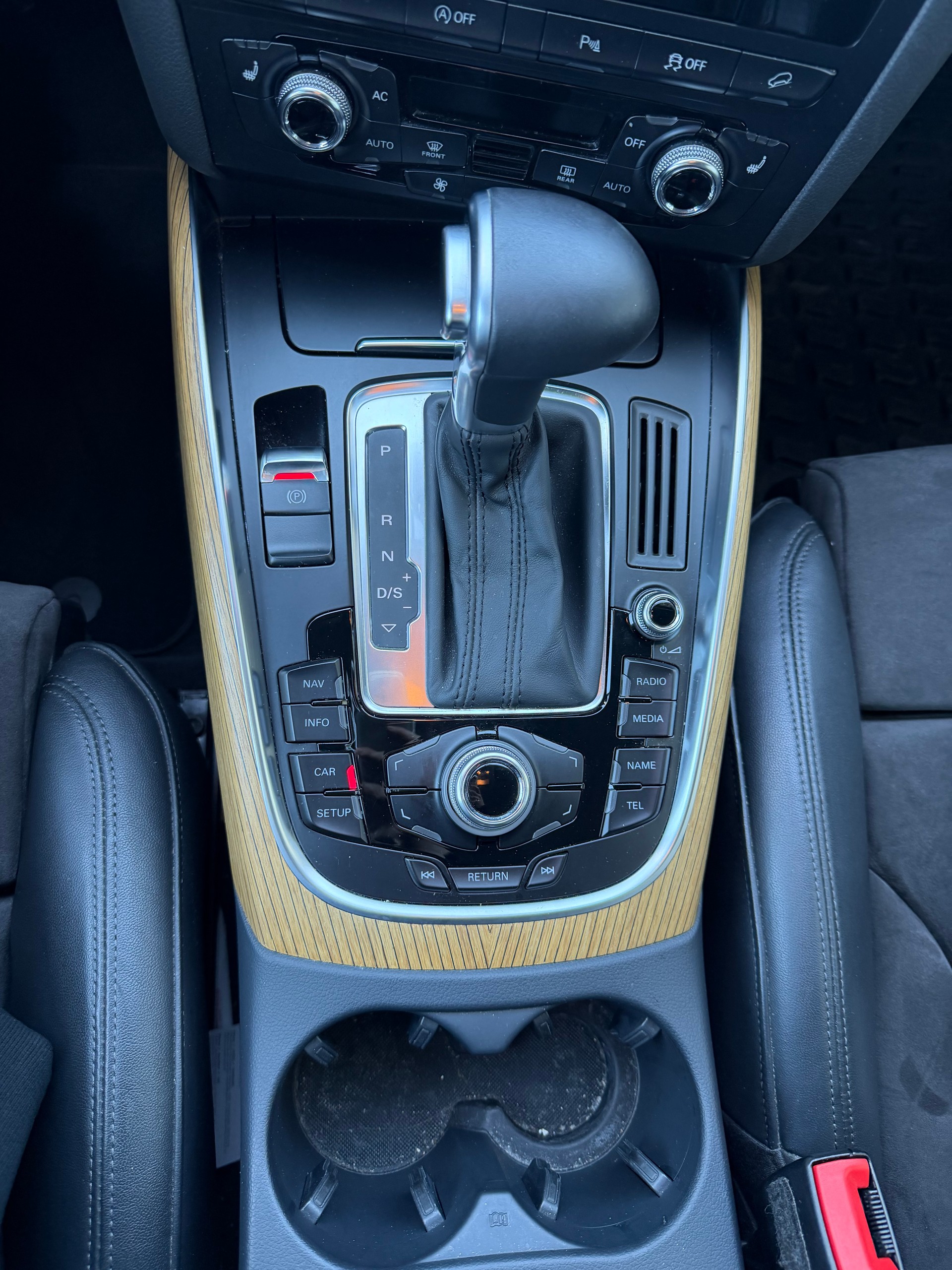 AUDI Q5 3.0 TDI quattro S-tronic-image-12
