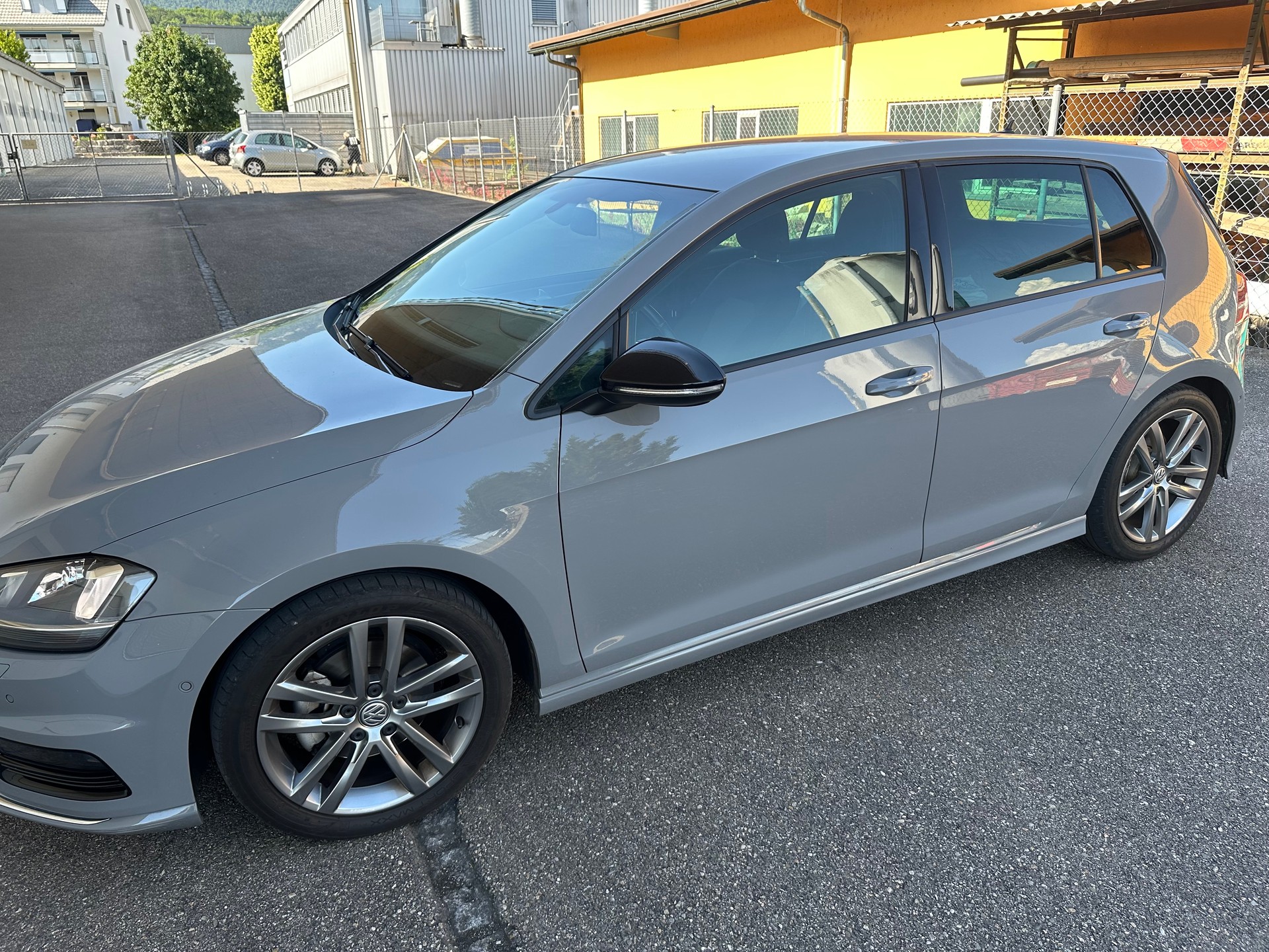 VW Golf 1.4 TSI R-Line DSG-image-3