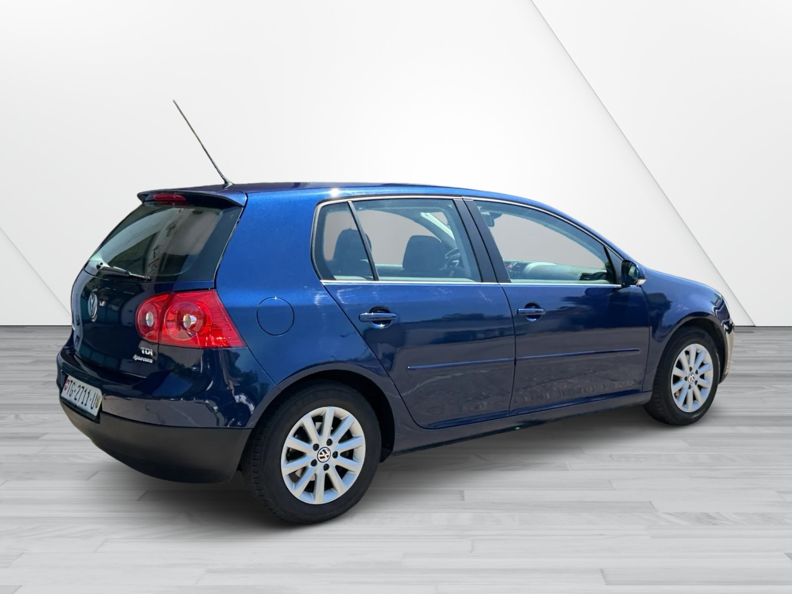 VW Golf 1.9TDI Sportline 4Motion-image-4