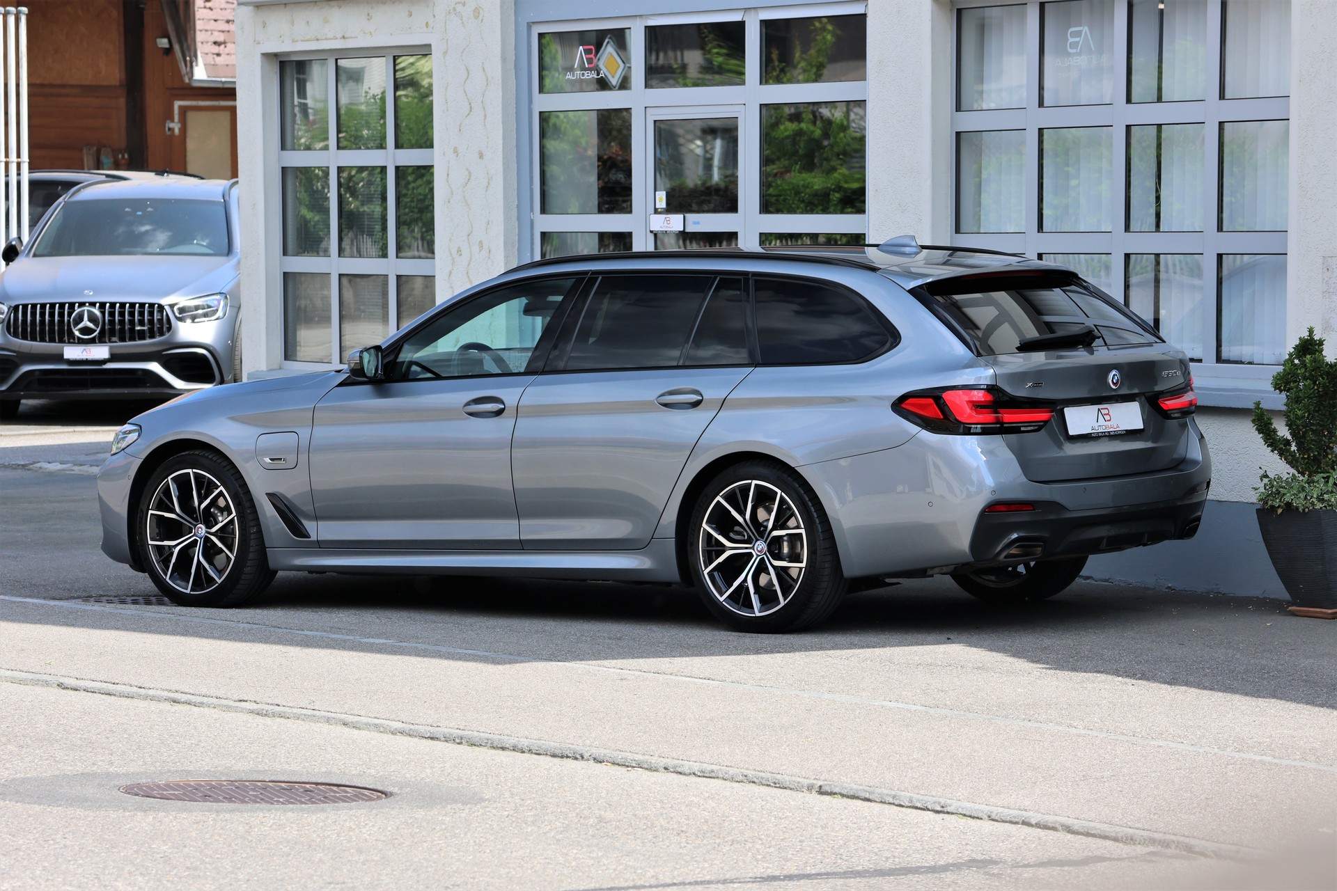 BMW 530e xDrive Touring Pure M Sport Steptronic (CH)-image-4