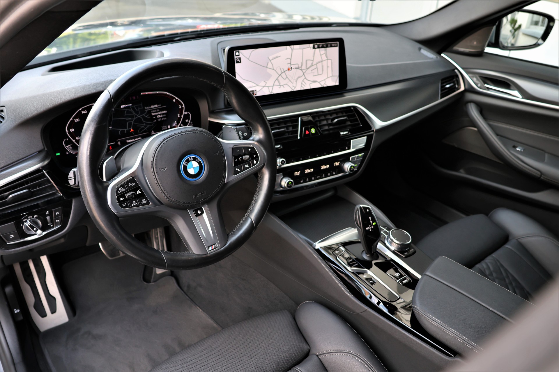 BMW 530e xDrive Touring Pure M Sport Steptronic (CH)-image-9