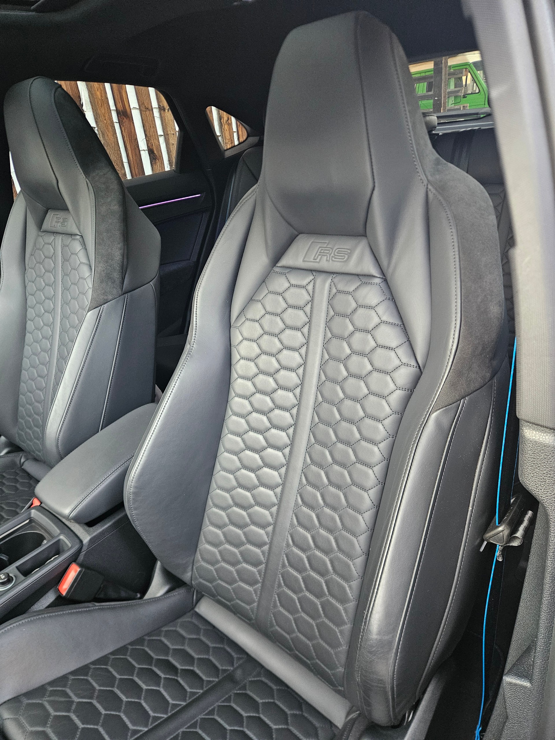 AUDI 2.5 TFSI quattro S-Tronic-image-4
