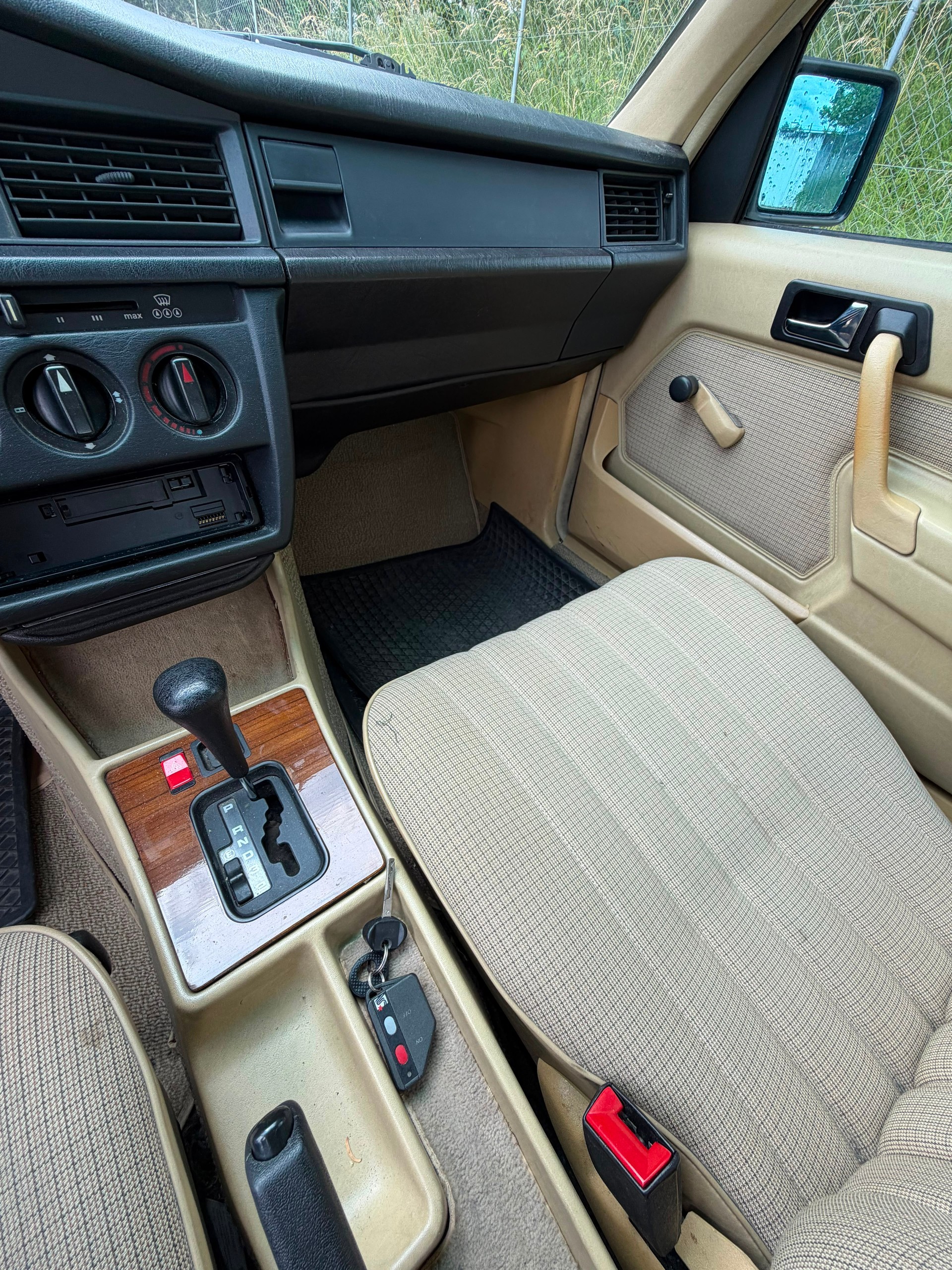 MERCEDES-BENZ 190 E 2.0-image-9