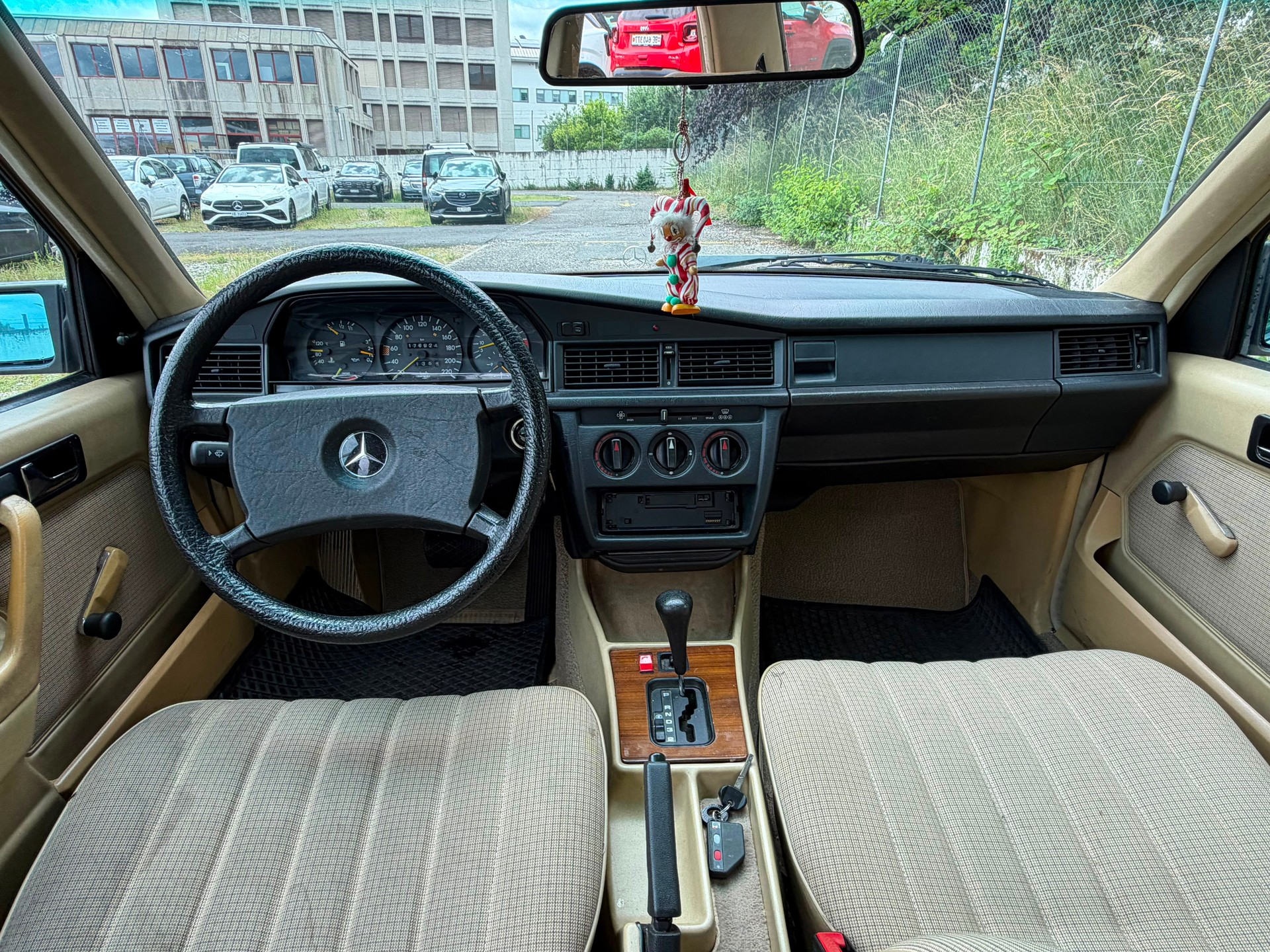 MERCEDES-BENZ 190 E 2.0-image-5