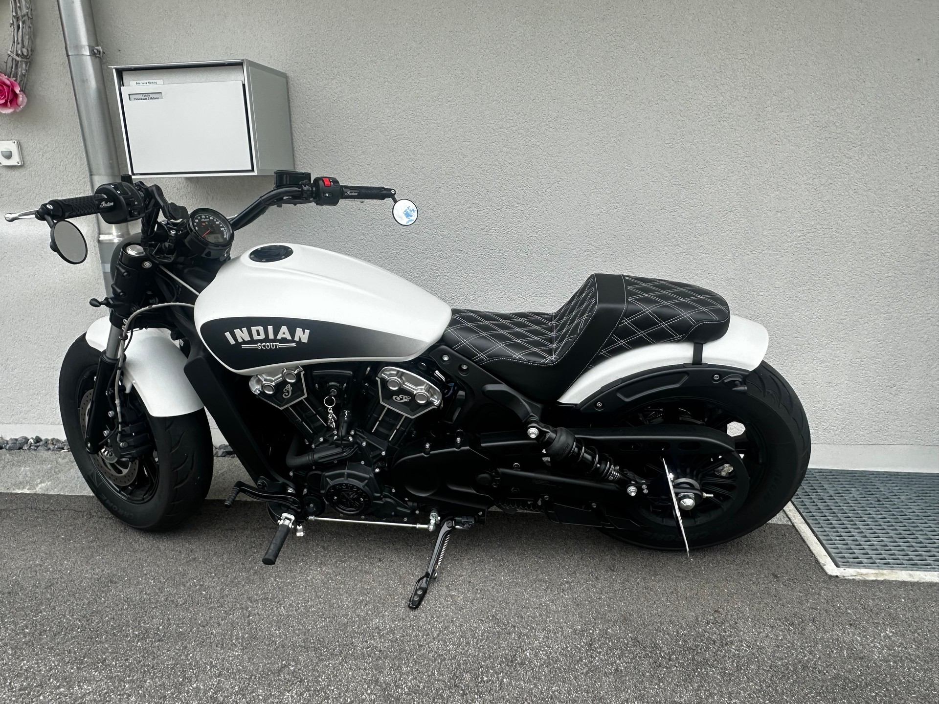 INDIAN Bobber-image-0