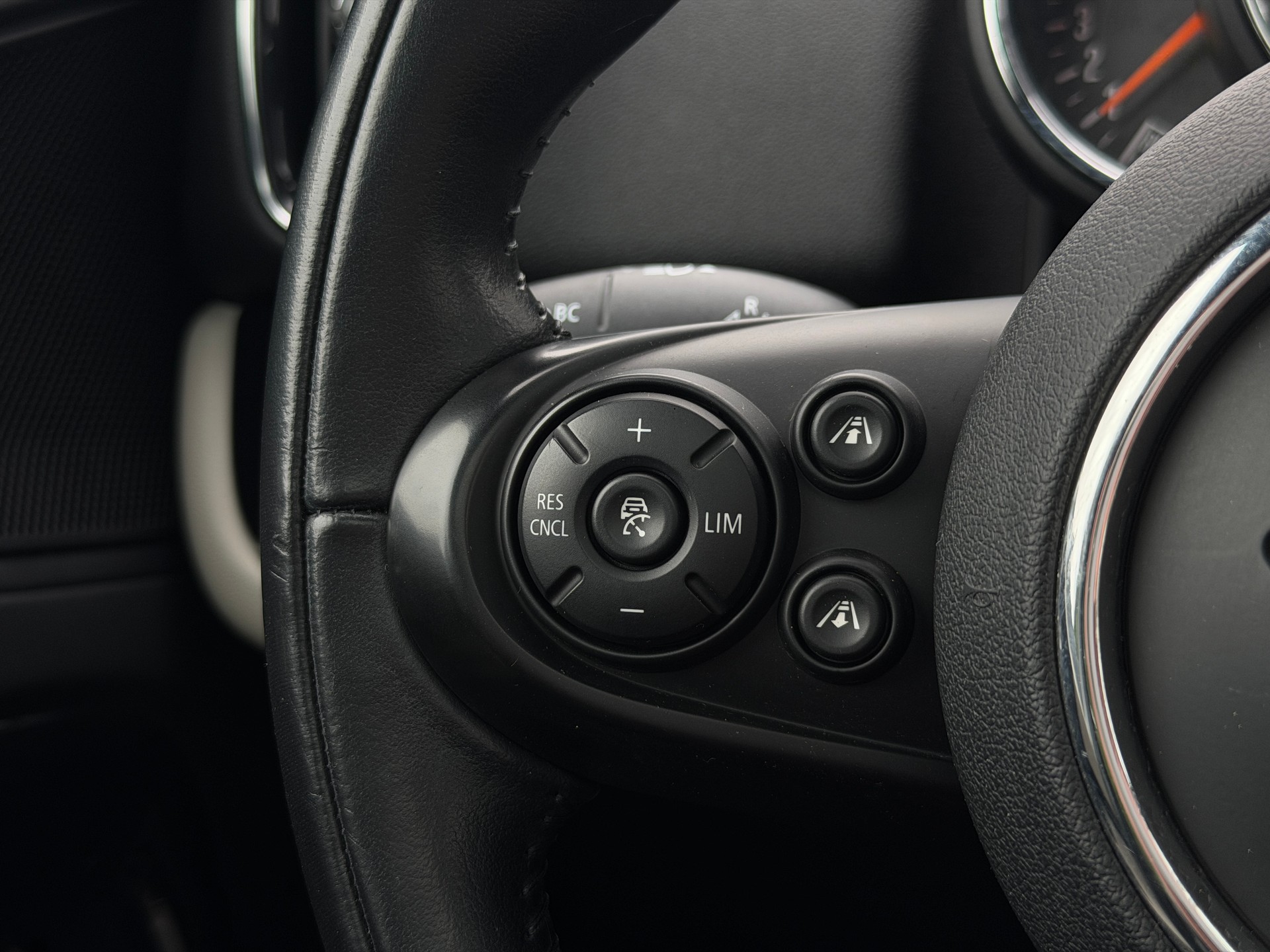 MINI Countryman Cooper S ALL4 Steptronic-image-12