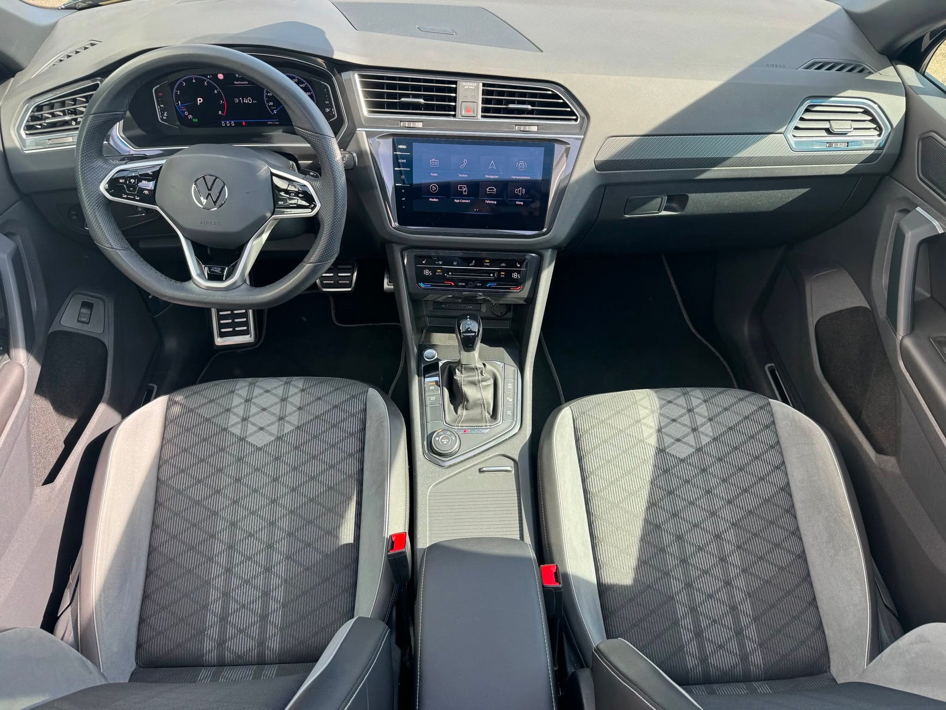 VW Tiguan 2.0TSI R-Line 4Motion DSG-image-7