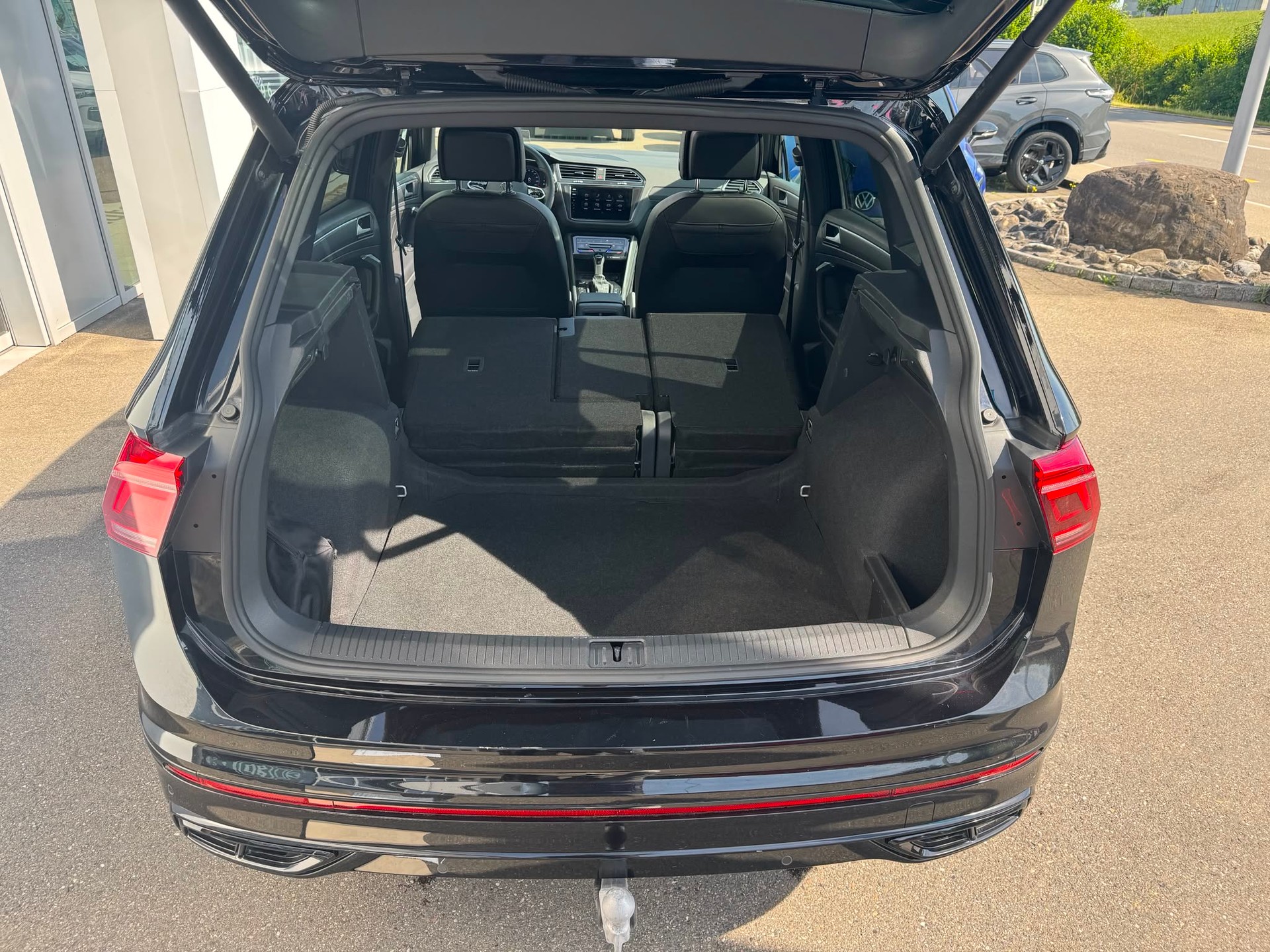 VW Tiguan 2.0TSI R-Line 4Motion DSG-image-4