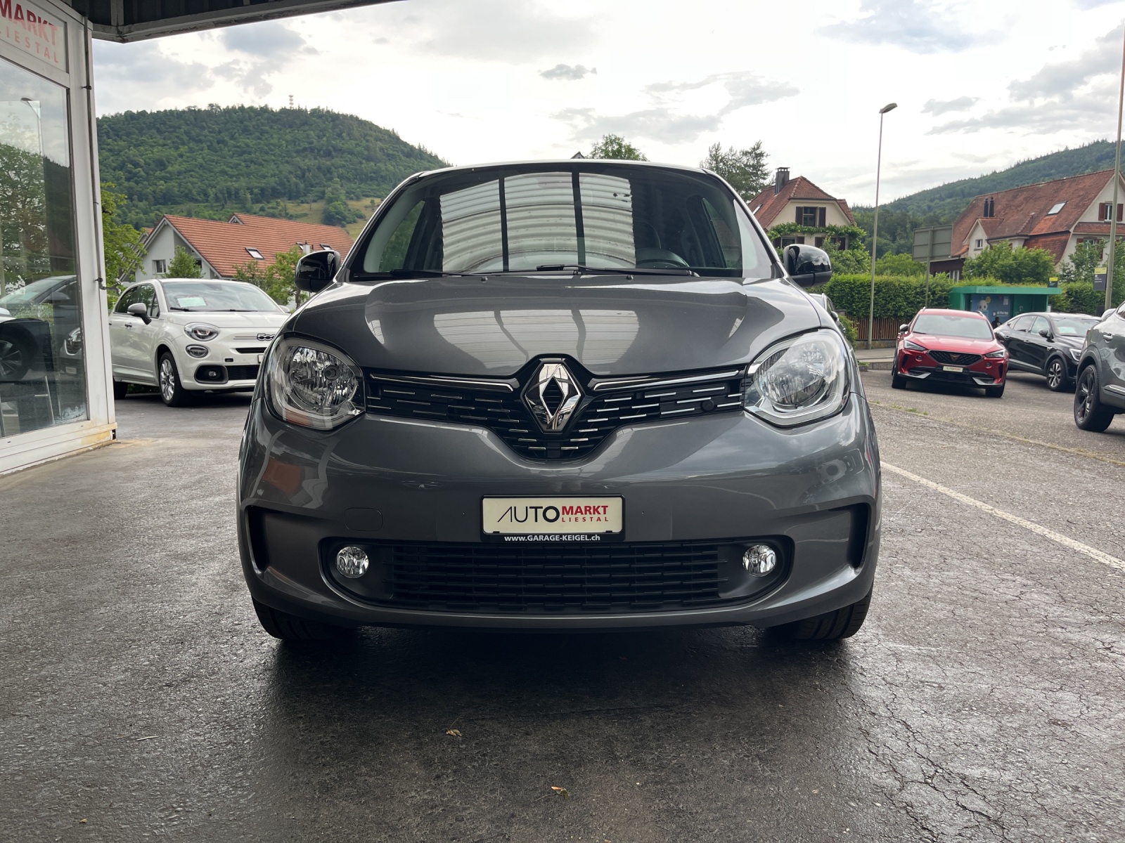 RENAULT Twingo Electric Techno-showroom-element-3