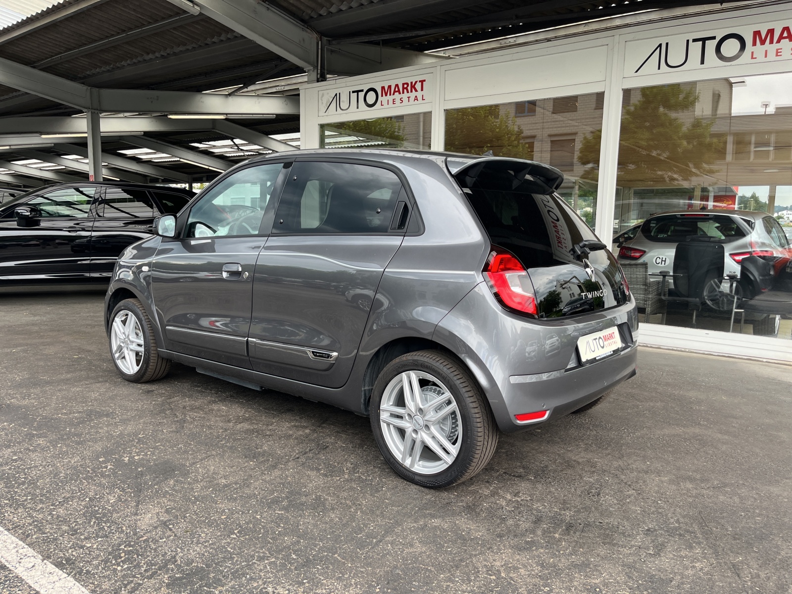 RENAULT Twingo Electric Techno-showroom-element-2