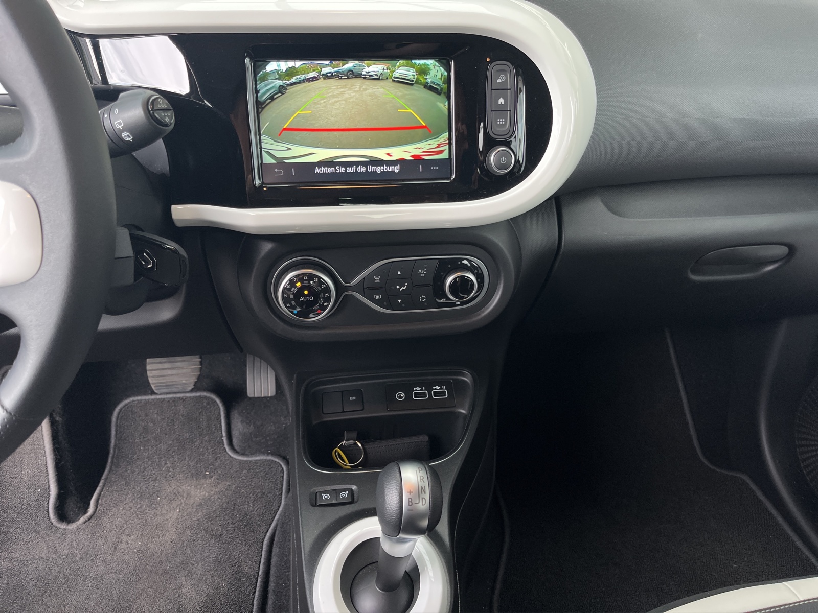 RENAULT Twingo Electric Techno-image-6