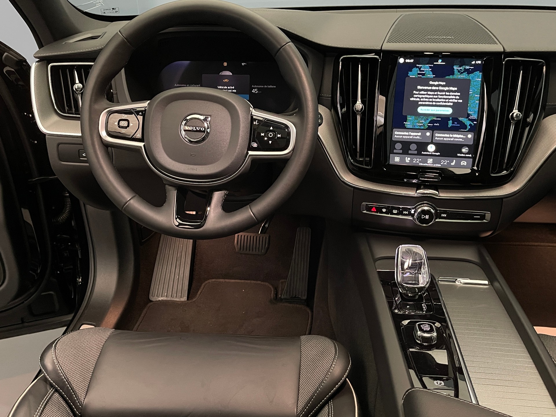 VOLVO XC60 2.0 T8 TE XCENTRIC Black Edition eAWD-image-11