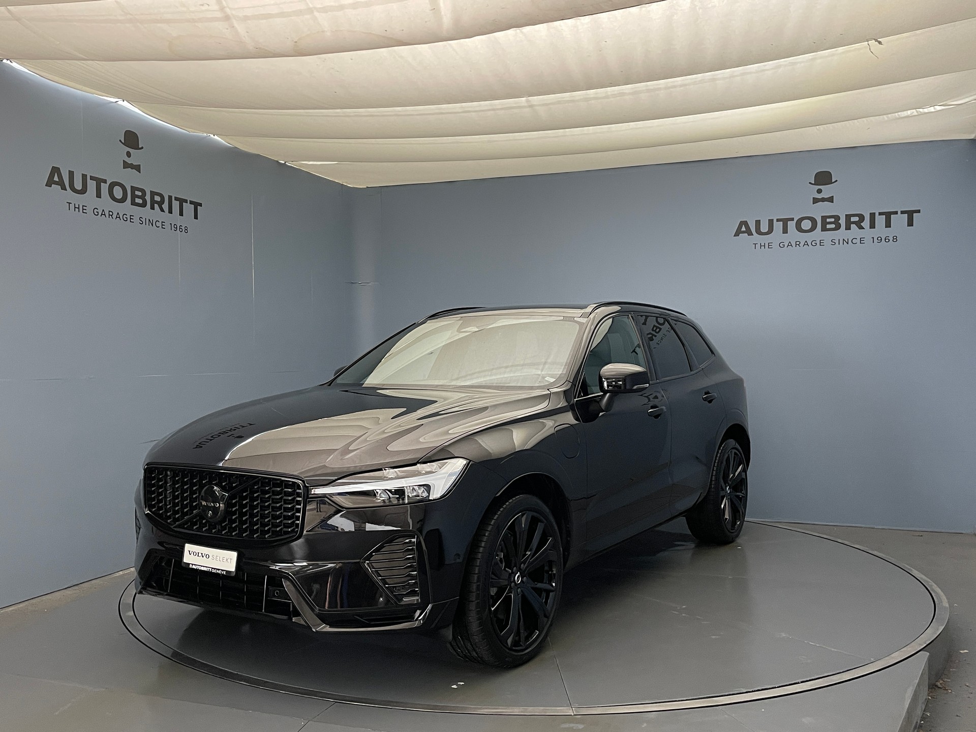 VOLVO XC60 2.0 T8 TE XCENTRIC Black Edition eAWD