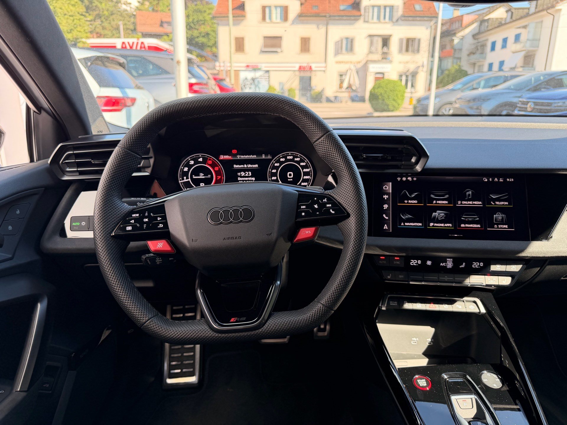 AUDI RS3 SPORTBACK 2.5 400 PS TFSI QUATTRO *** RS-SCHALENSITZE & CARBON EXTERIEUR ***-image-9