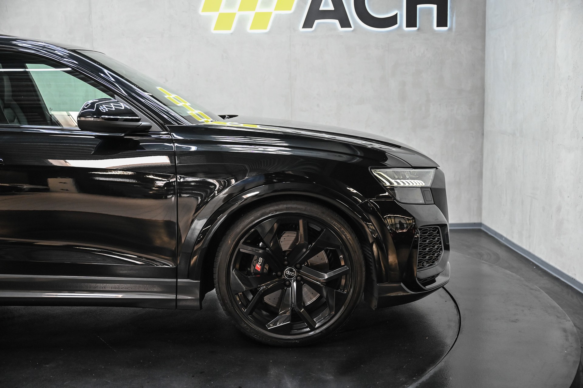 AUDI RS Q8 4.0 V8 TFSI quattro-image-12