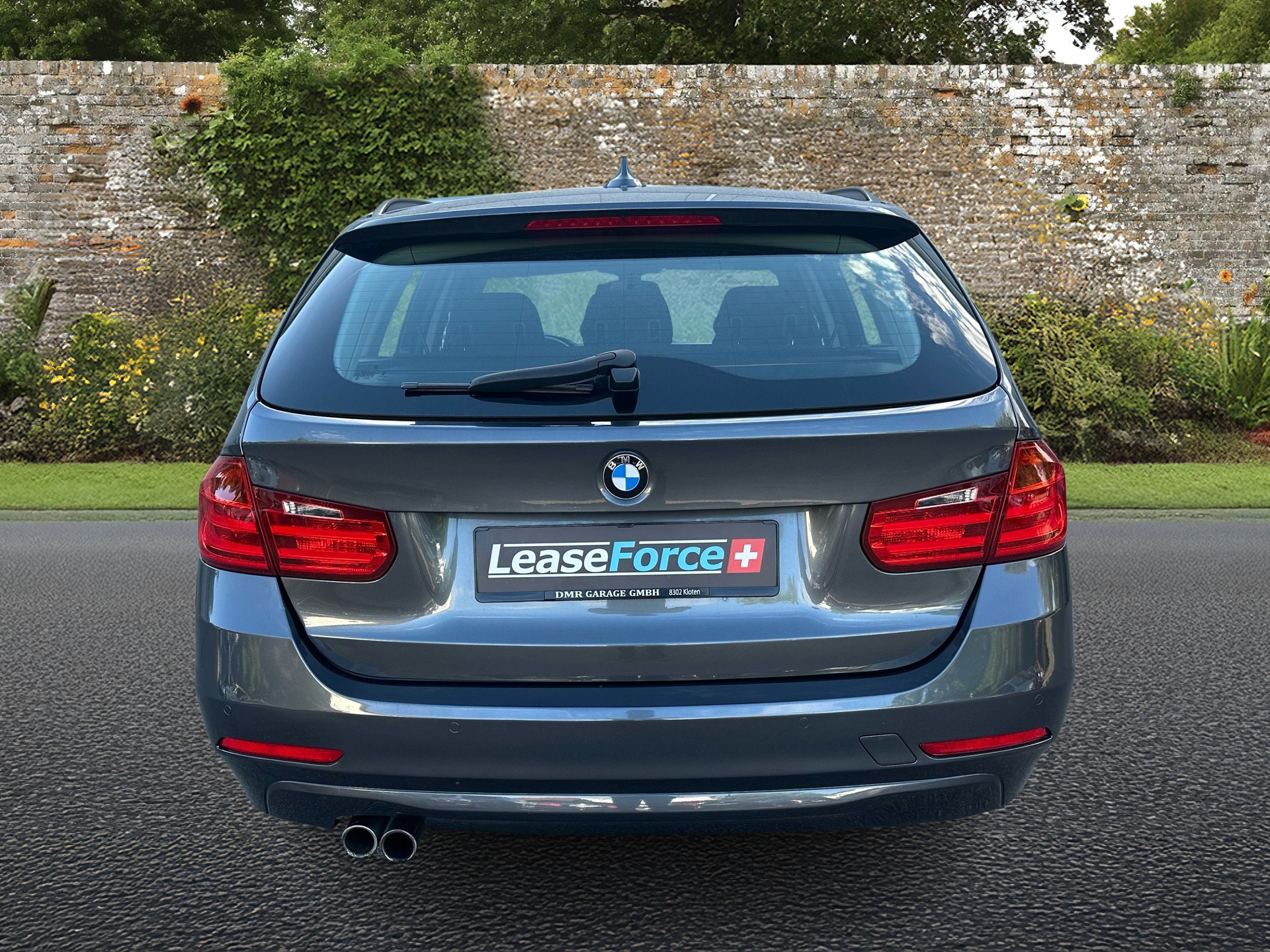BMW 328i xDrive Touring Luxury Line Steptronic-image-3