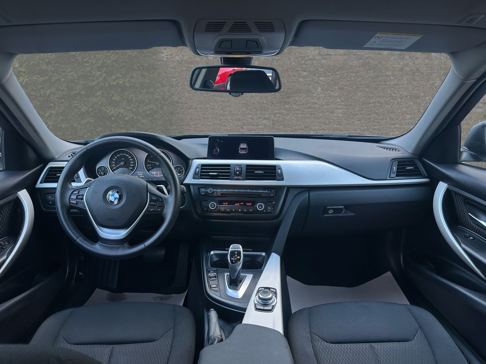 BMW 328i xDrive Touring Luxury Line Steptronic-image-9