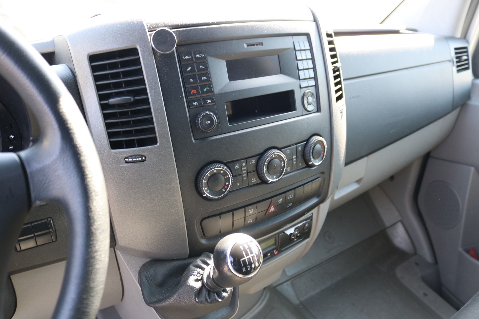 VW Crafter 50 2.0 TDI CR-image-6