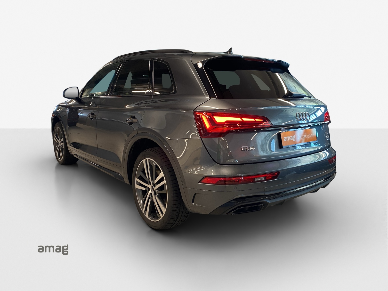 AUDI Q5 40 TDI Black Edition quattro S-tronic-showroom-element-2