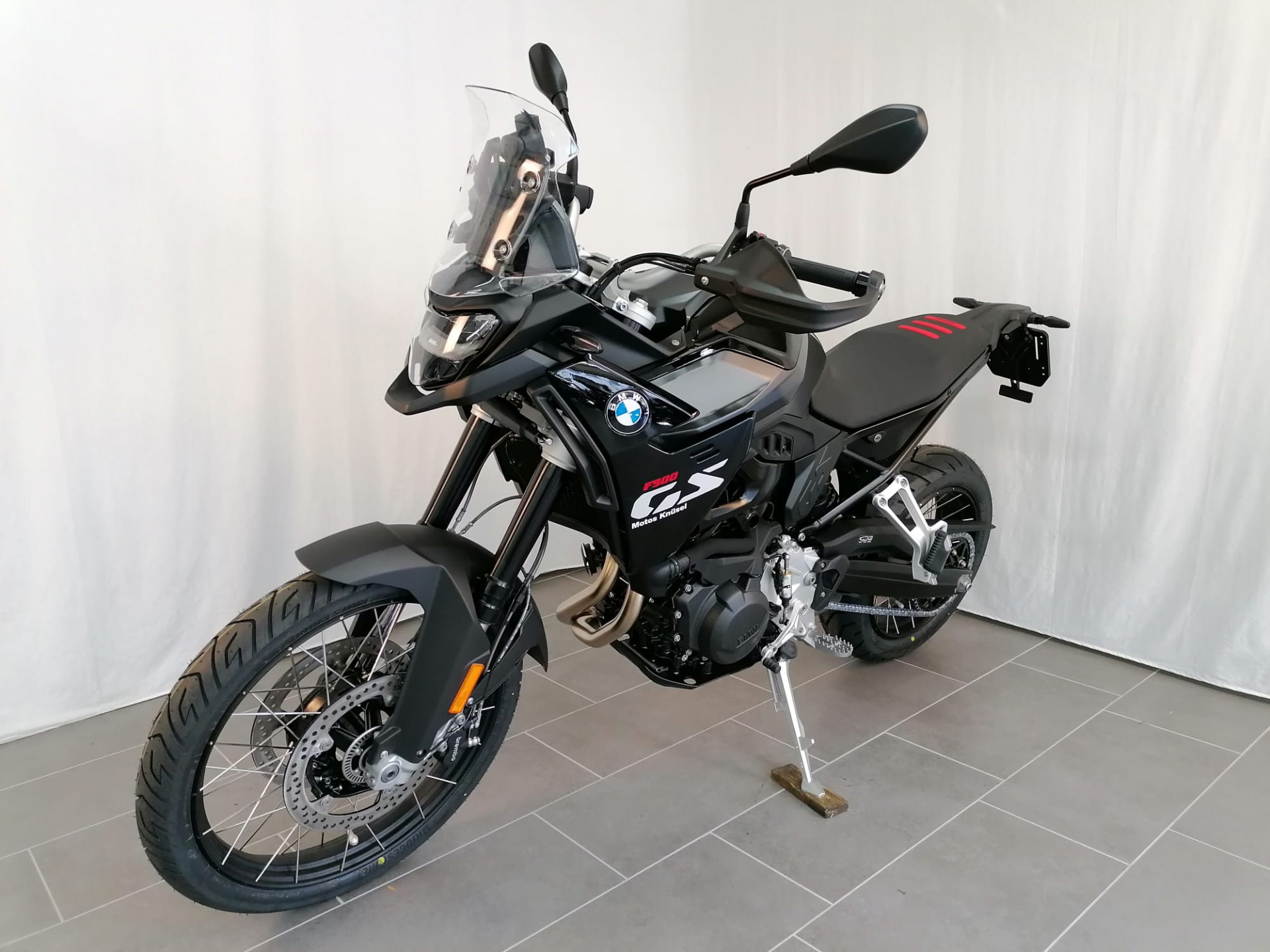 BMW F 900 GS-image-2