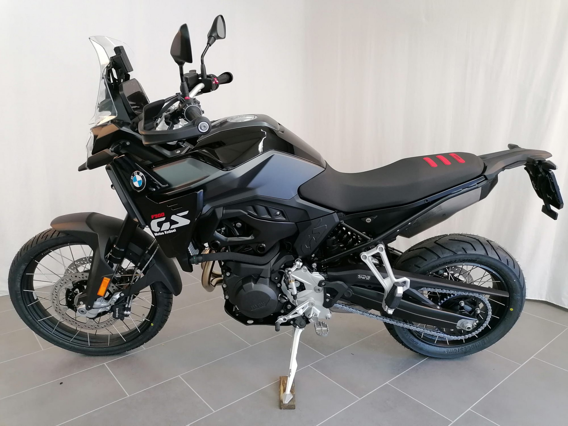 BMW F 900 GS-image-3