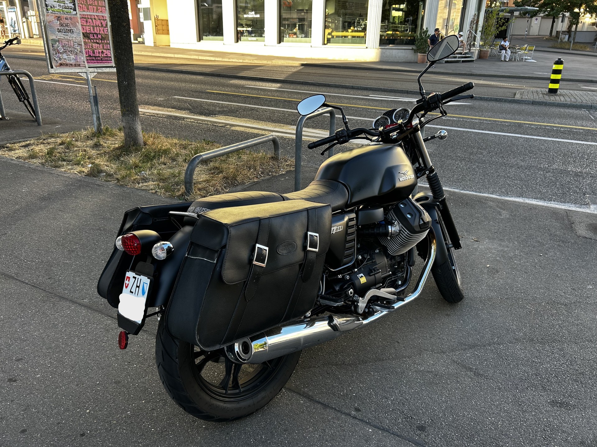 MOTO GUZZI V7 Stone 750-image-1