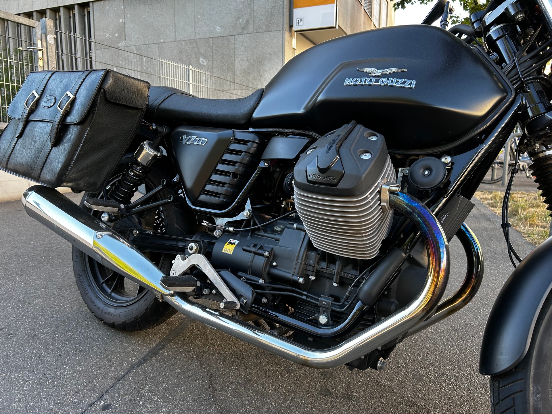 MOTO GUZZI V7 Stone 750-image-3