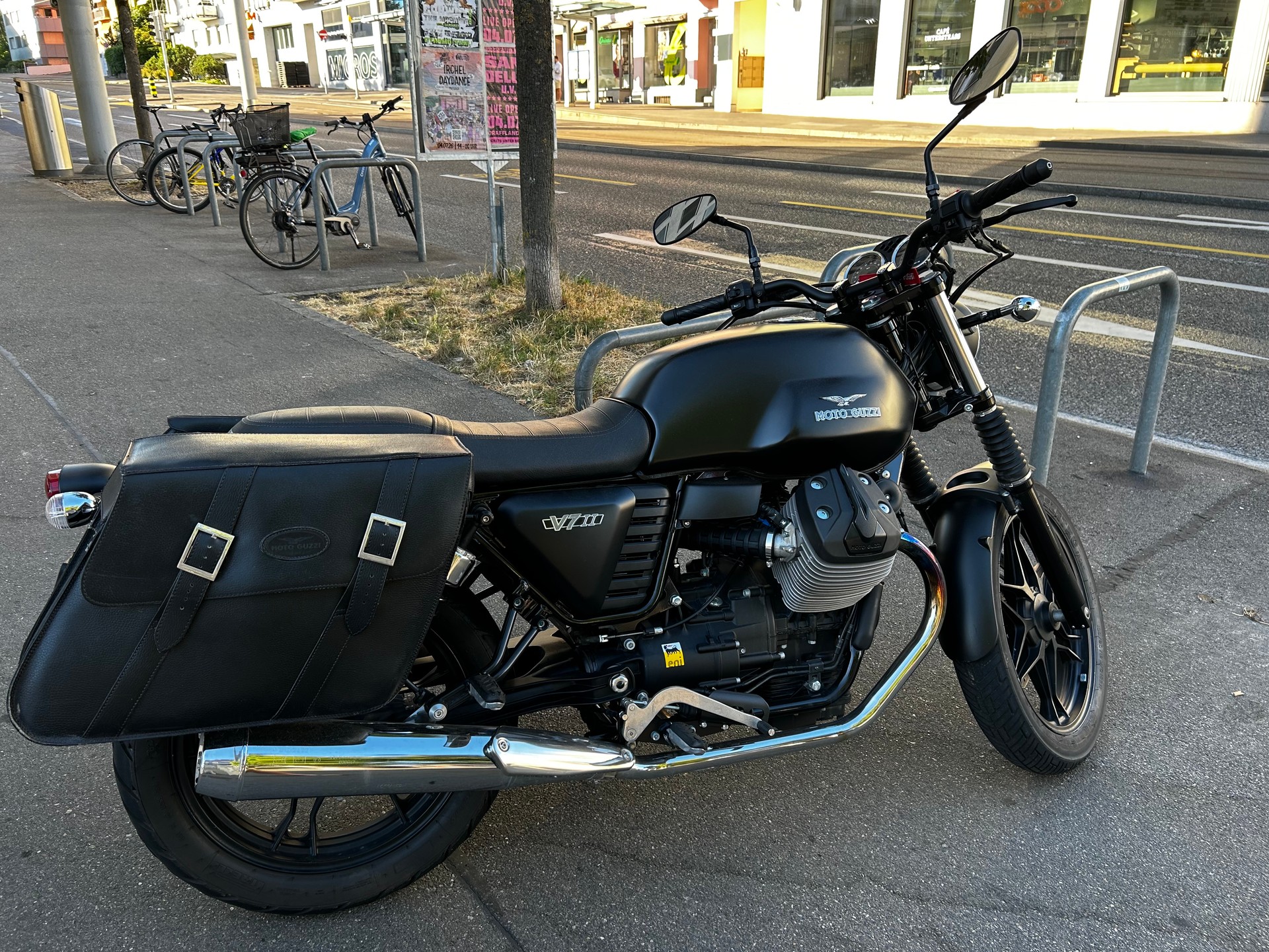 MOTO GUZZI V7 Stone 750-image-2