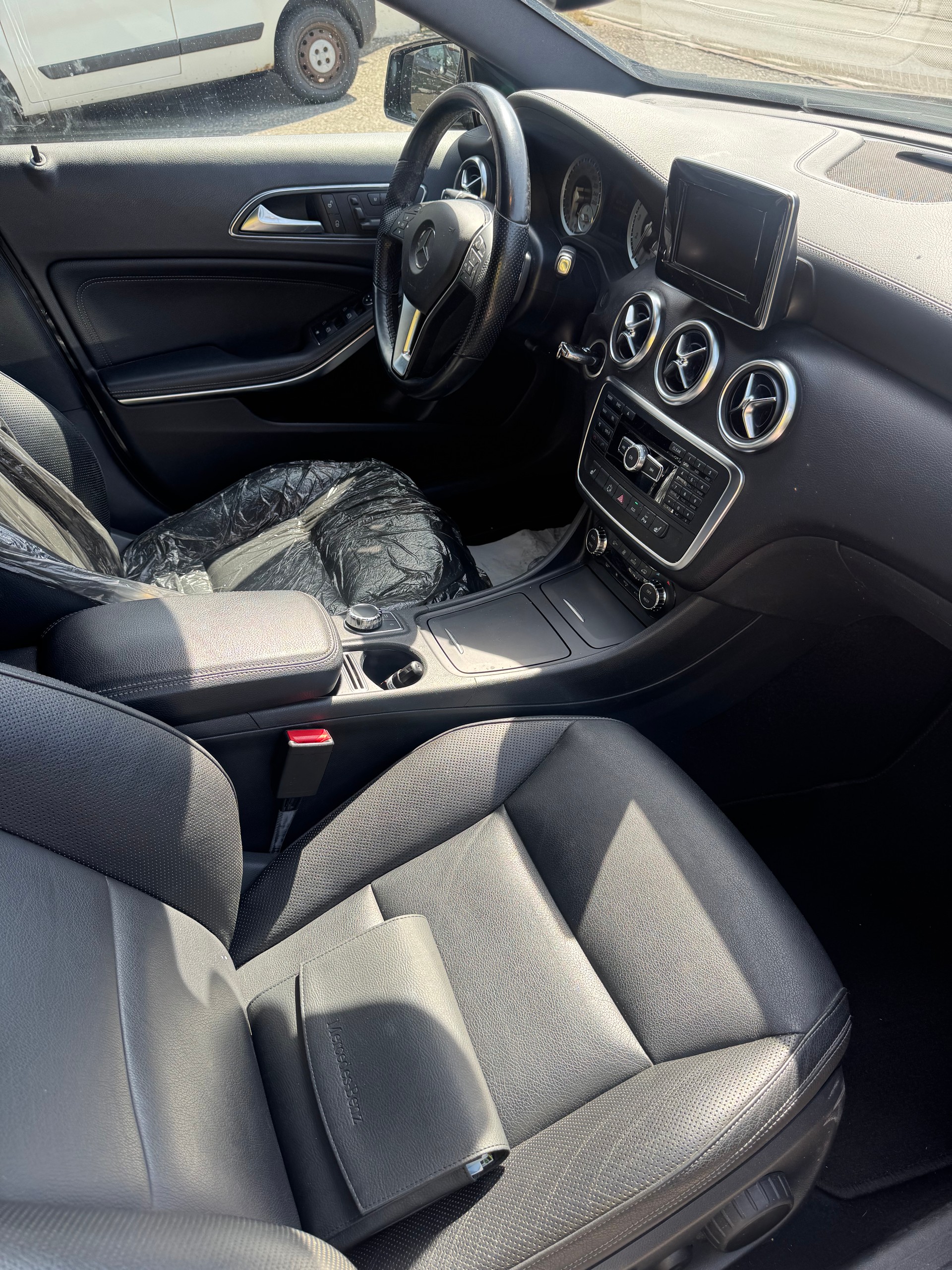 MERCEDES-BENZ A 250 4Matic 7G-DCT-image-9