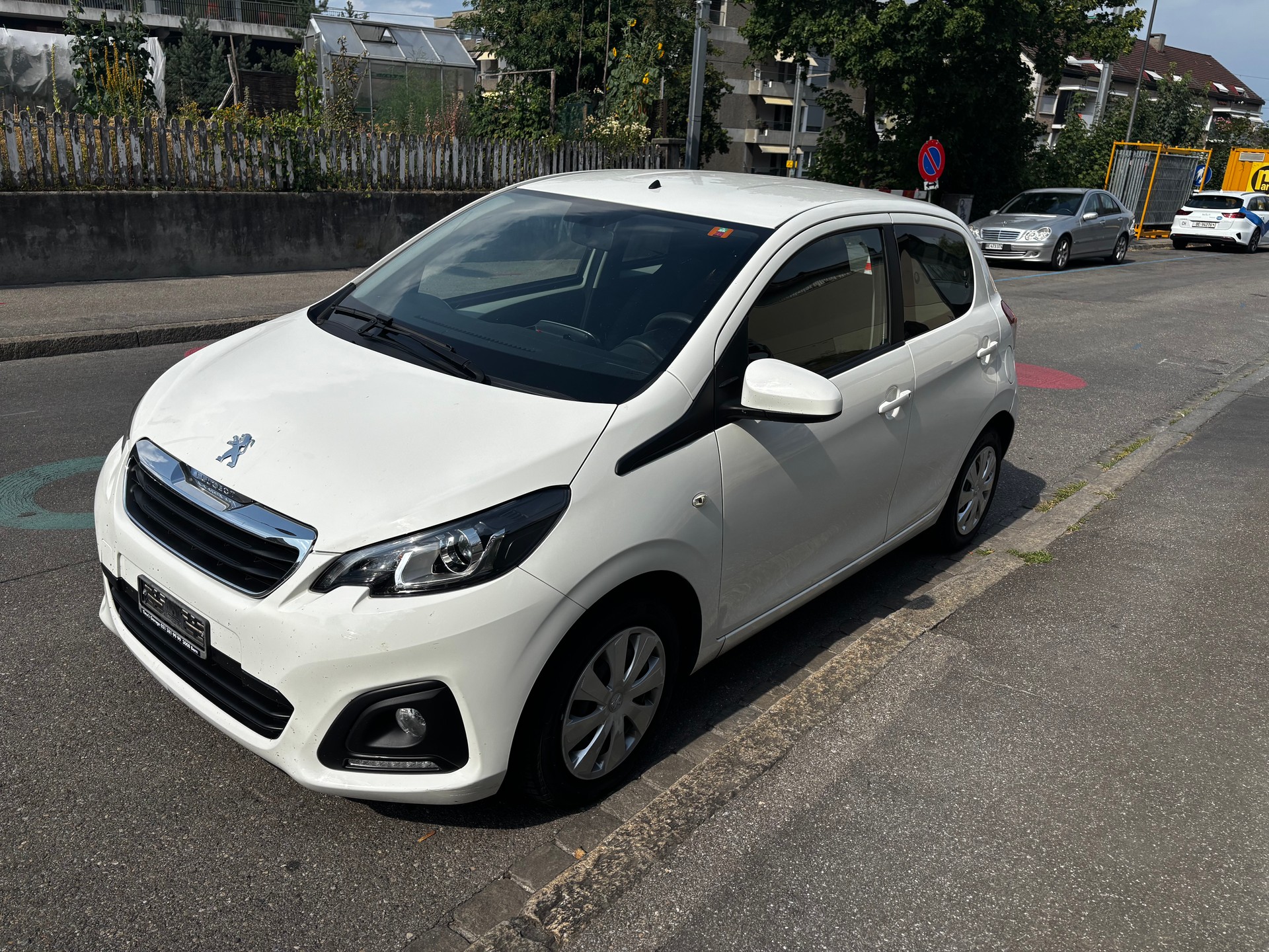 PEUGEOT 108 1.0 VTi Active-image-1