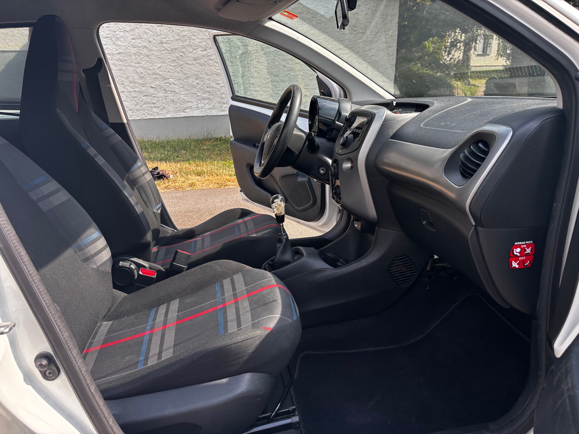 PEUGEOT 108 1.0 VTi Active-image-14