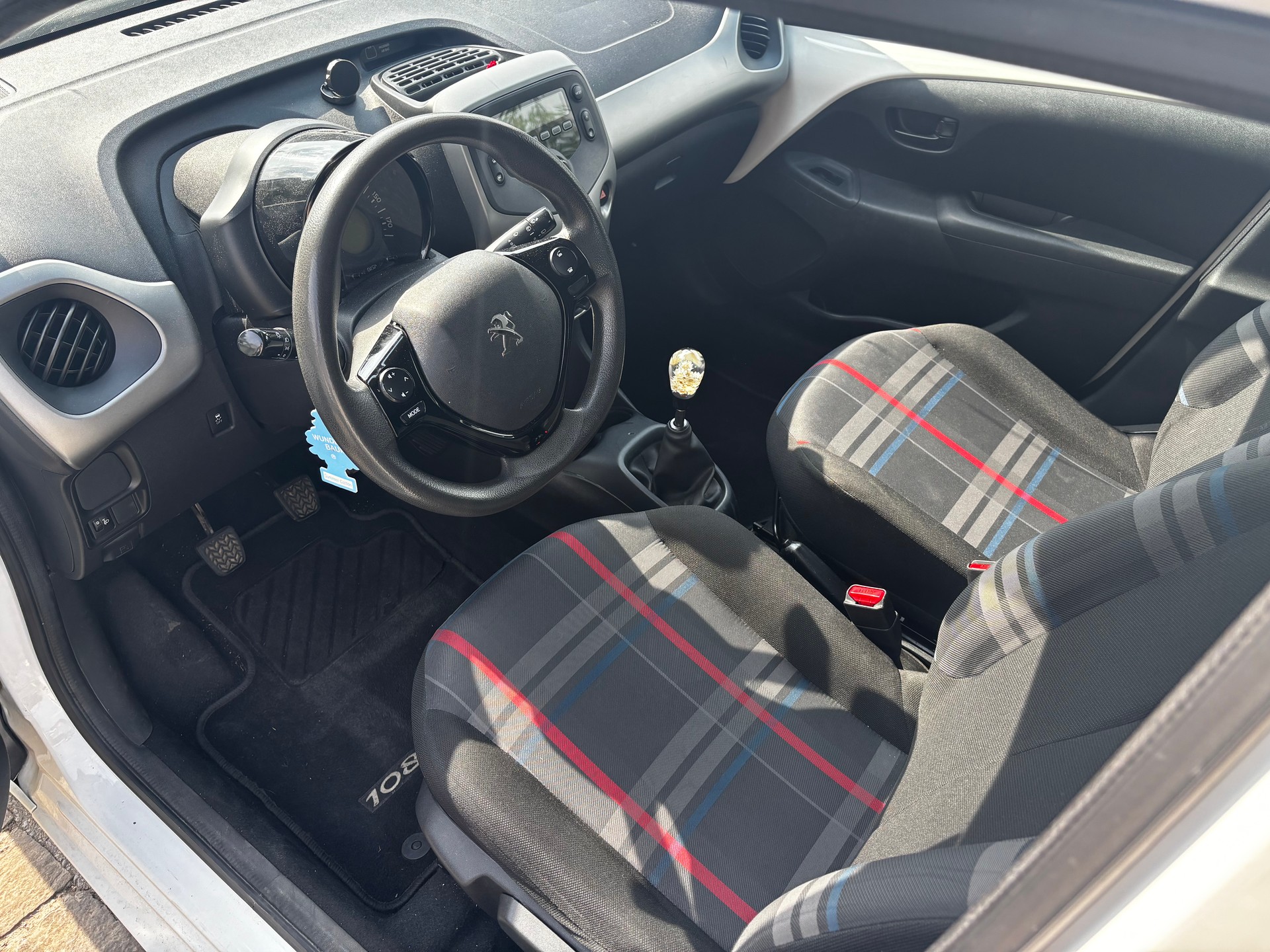 PEUGEOT 108 1.0 VTi Active-image-9
