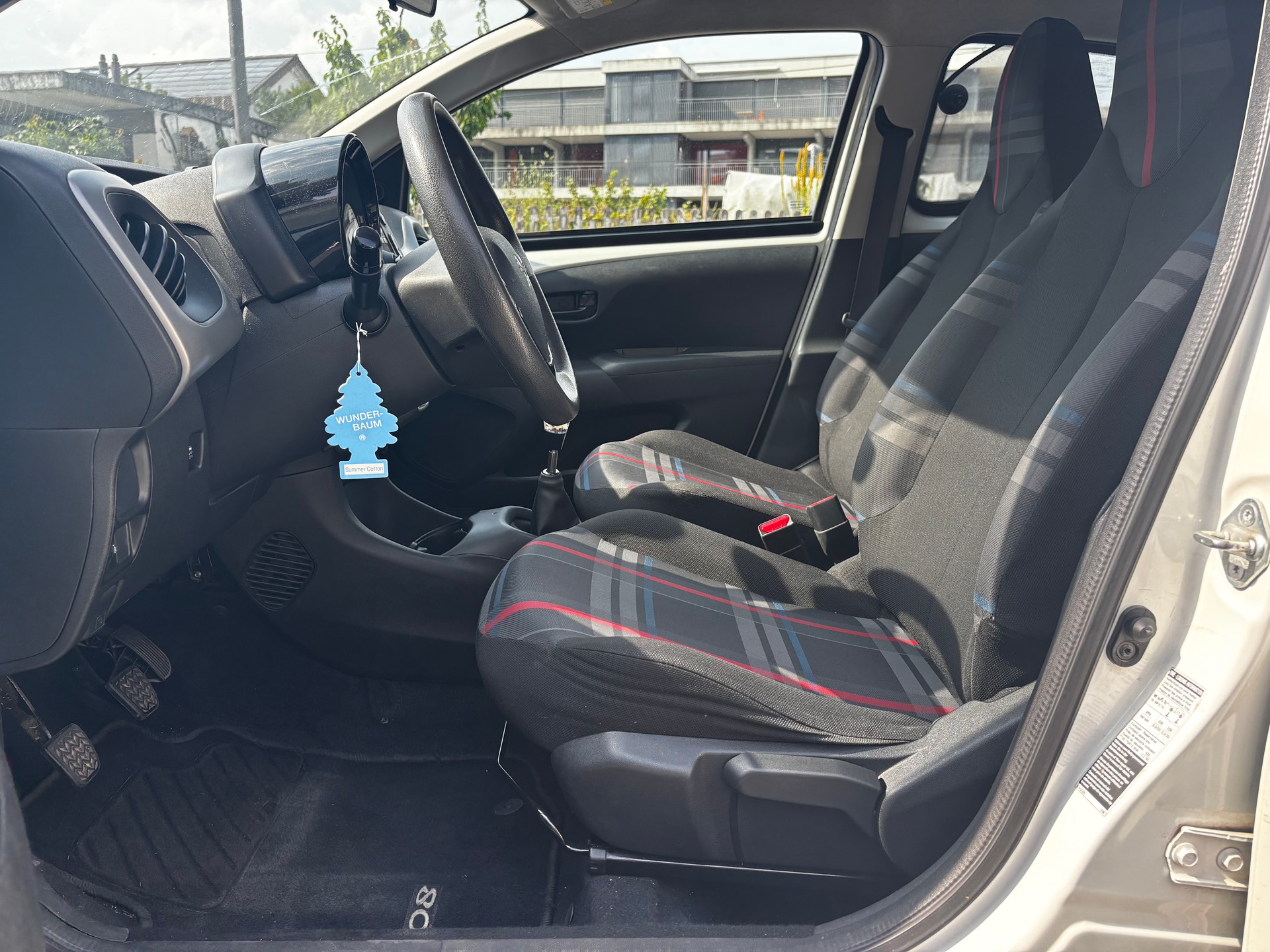 PEUGEOT 108 1.0 VTi Active-image-8