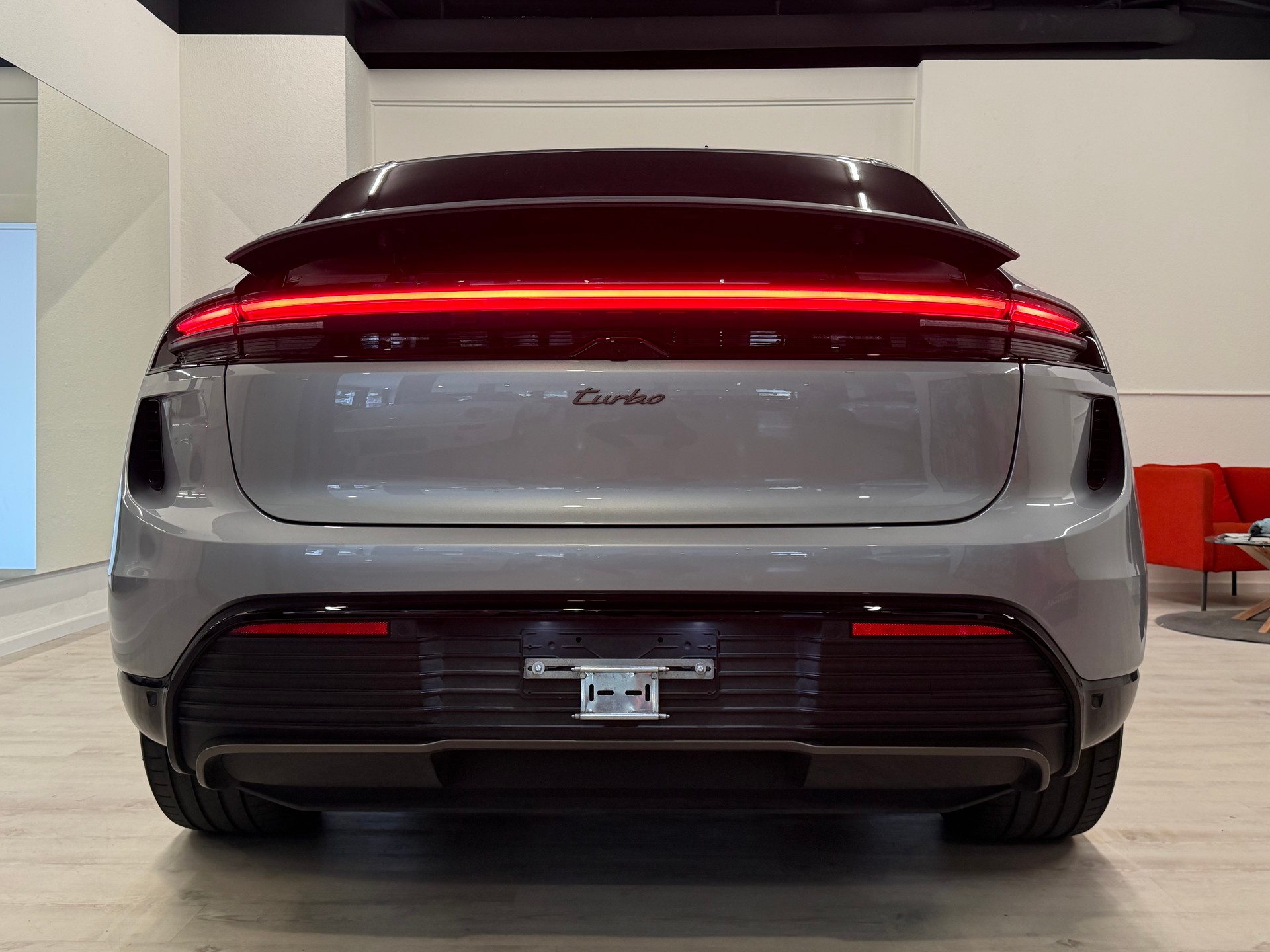 PORSCHE Macan Turbo 100kWh-image-14