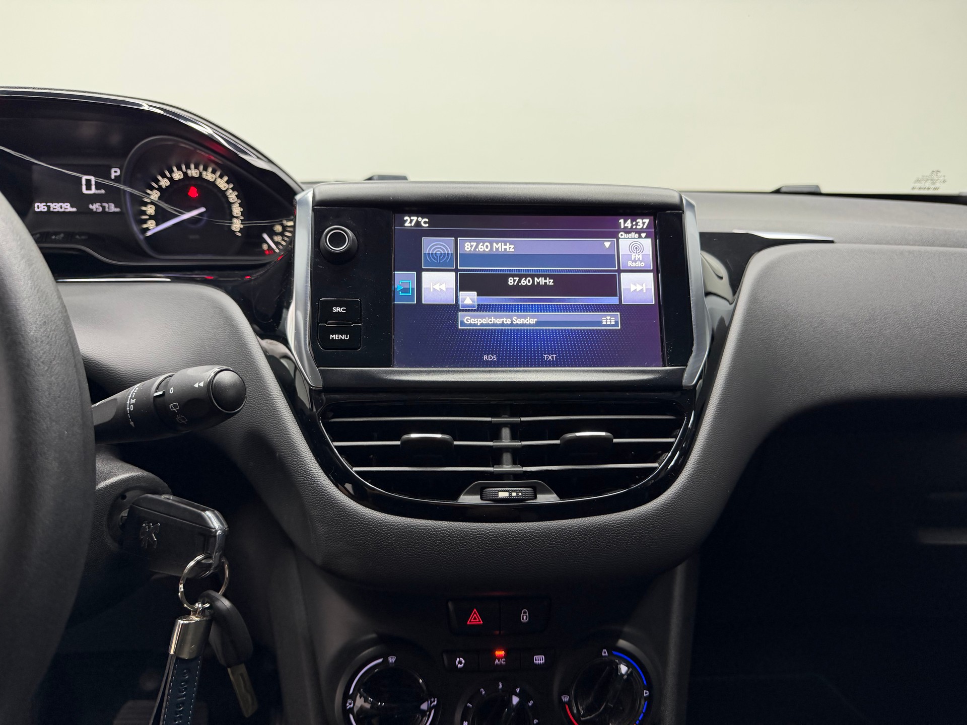 PEUGEOT 208 1.2 PureTech Style EAT6-image-14