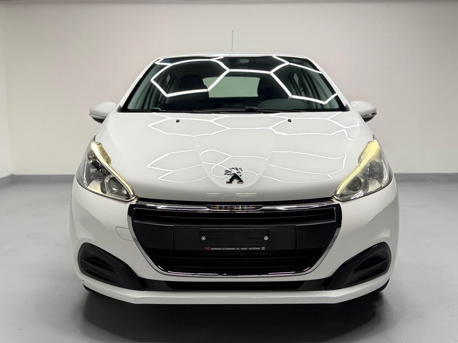PEUGEOT 208 1.2 PureTech Style EAT6-showroom-element-1