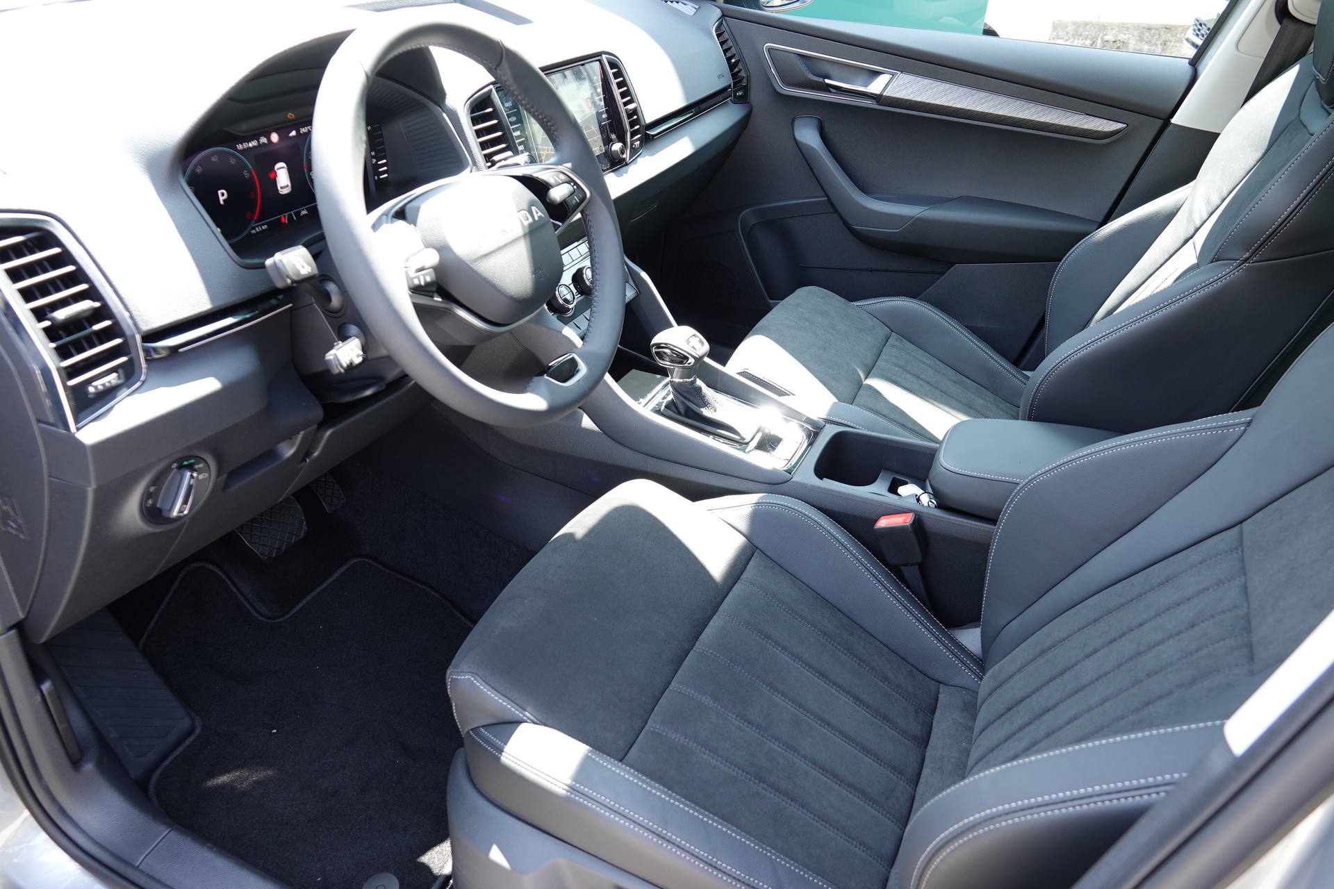 SKODA Karoq 1.5 TSI Dynamic DSG-image-9