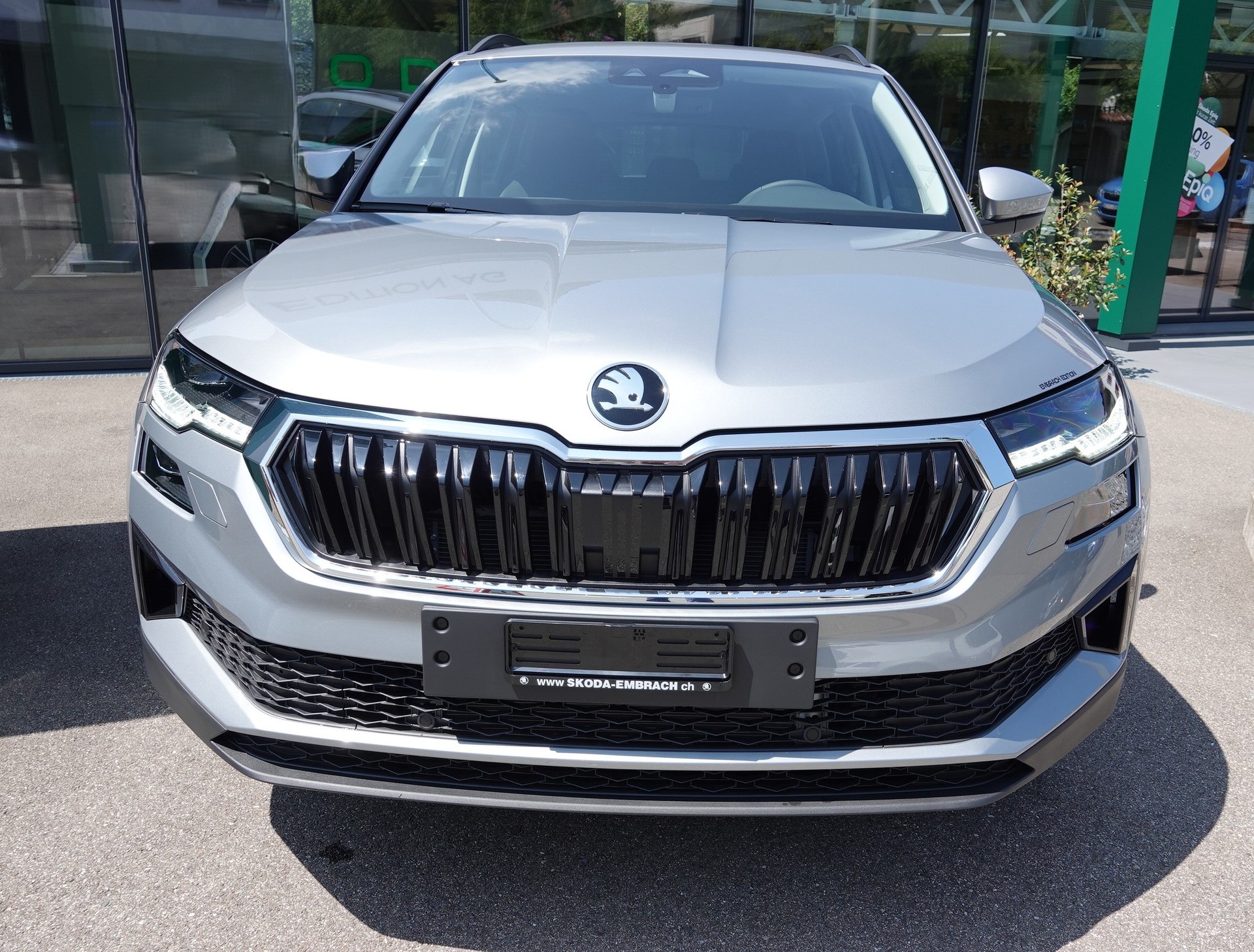 SKODA Karoq 1.5 TSI Dynamic DSG-showroom-element-1
