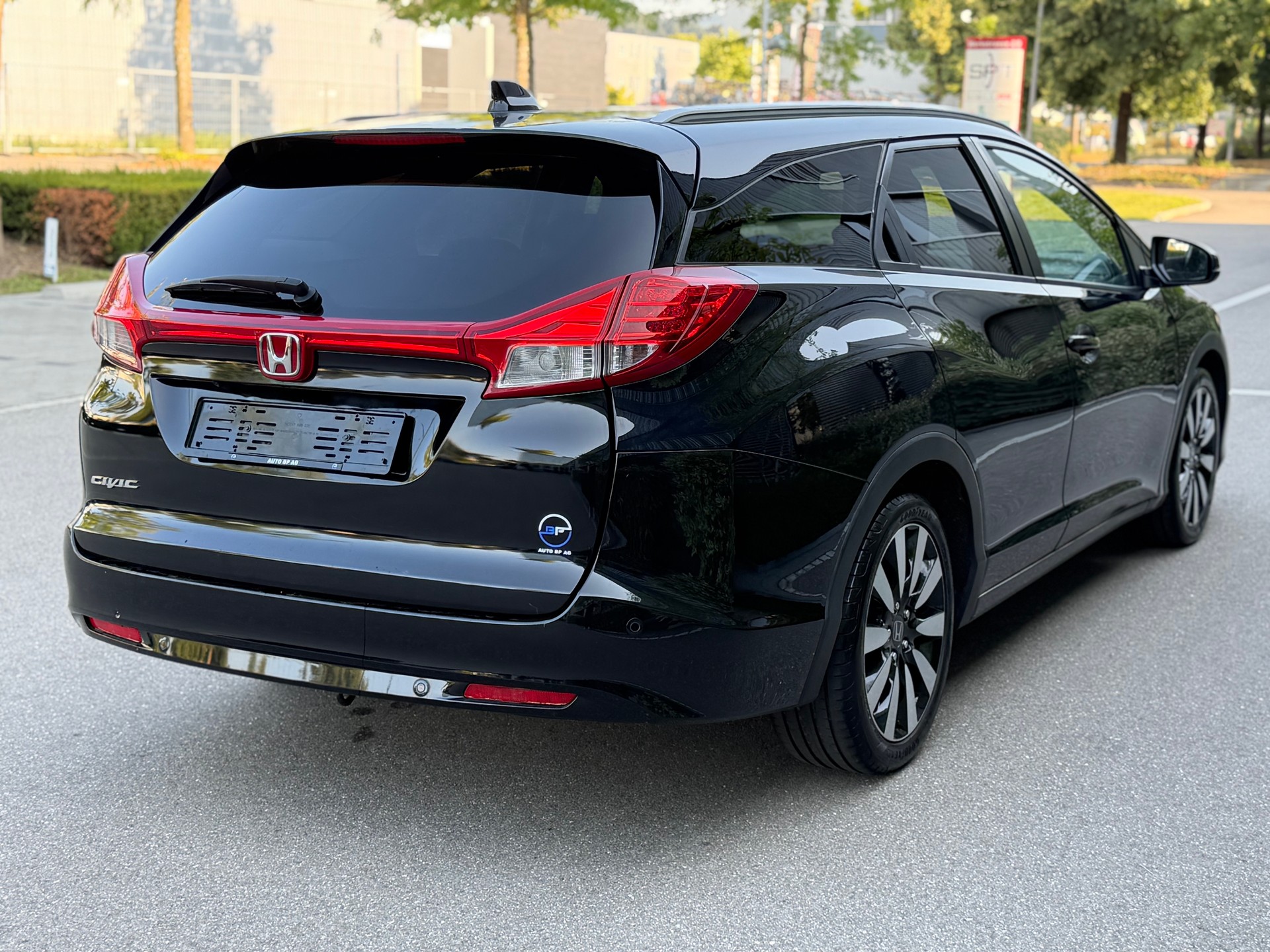 HONDA Civic Tourer 1.6 i-DTEC Sport-image-2