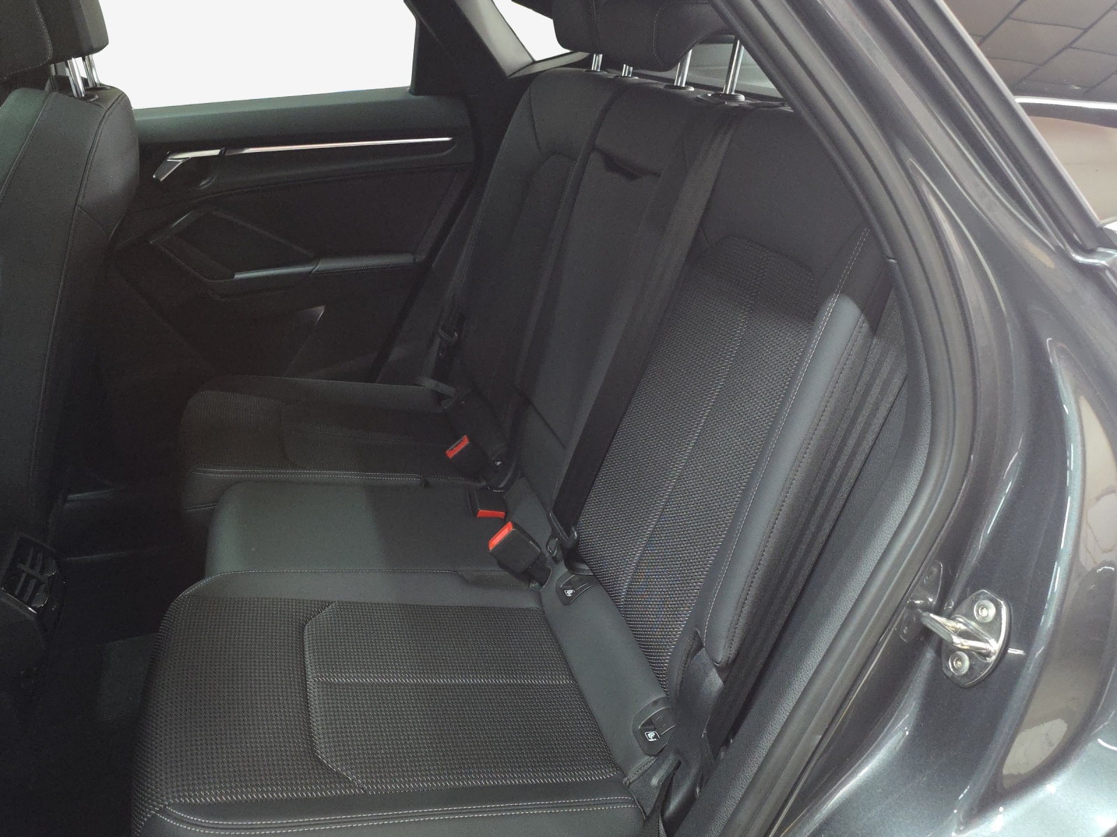 AUDI Q3 Sportback 35 TFSI S line S-tronic-image-11