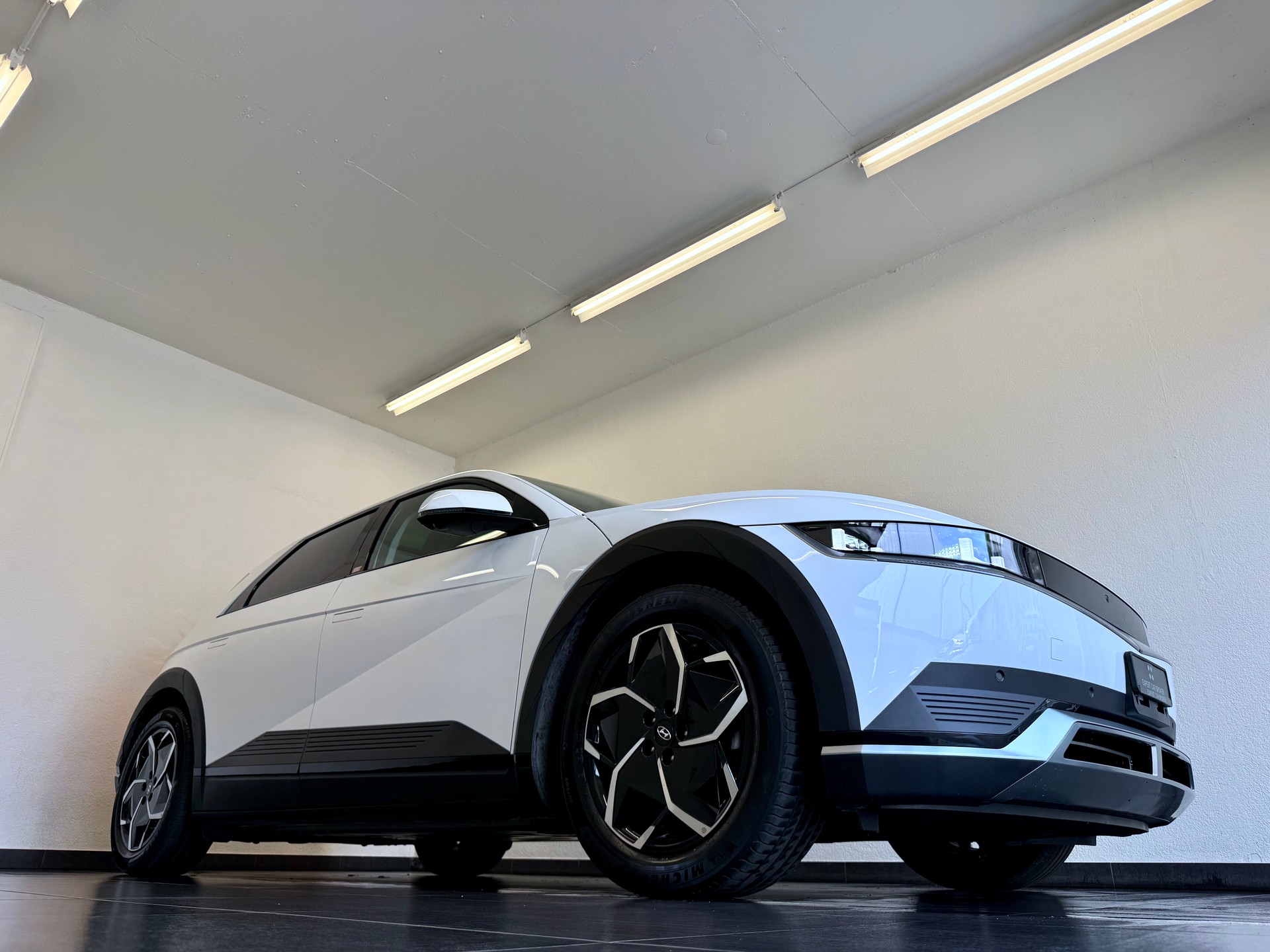 HYUNDAI Ioniq 5 77kWh Vertex 4WD-showroom-element-2