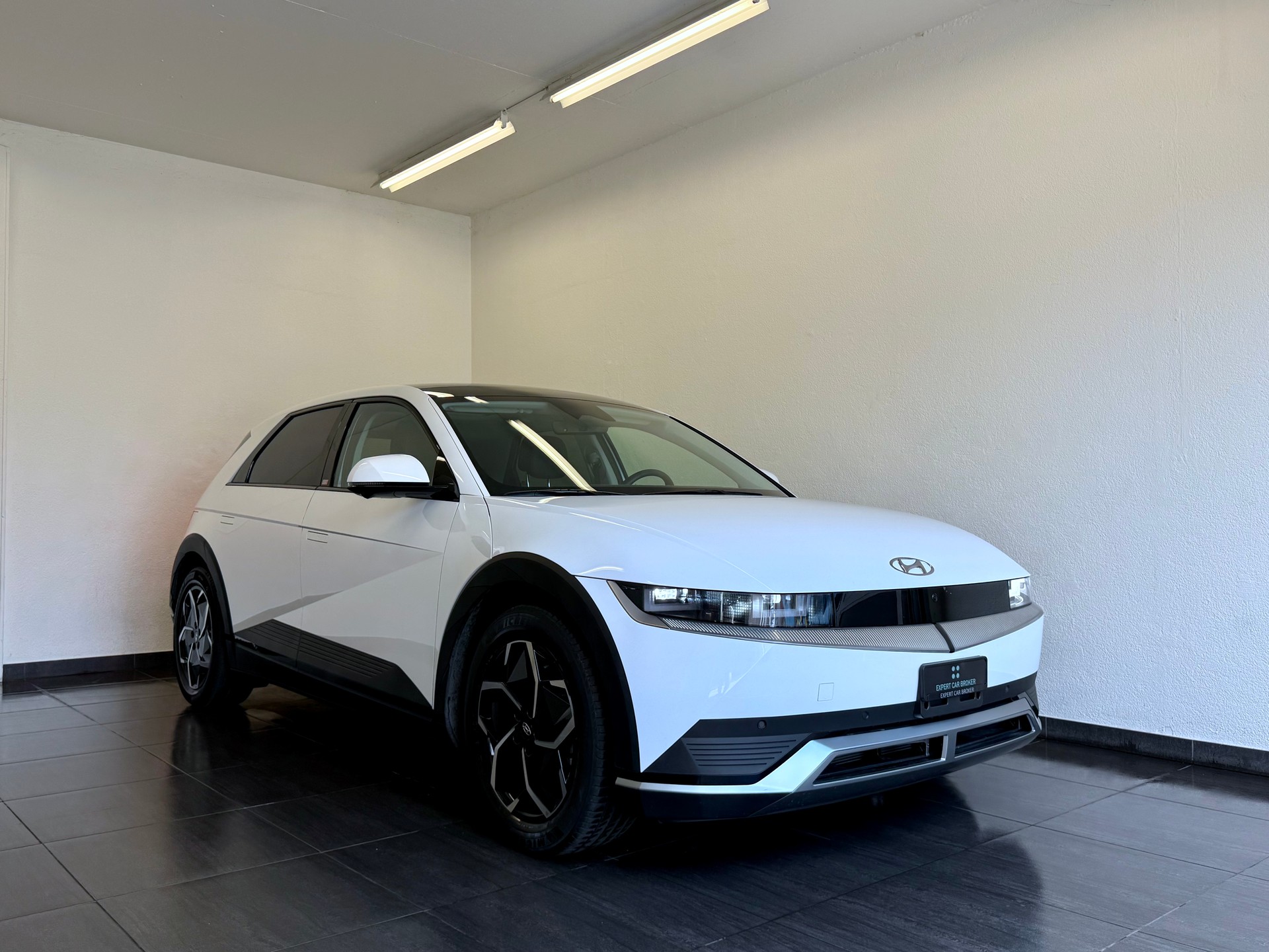 HYUNDAI Ioniq 5 77kWh Vertex 4WD-showroom-element-1