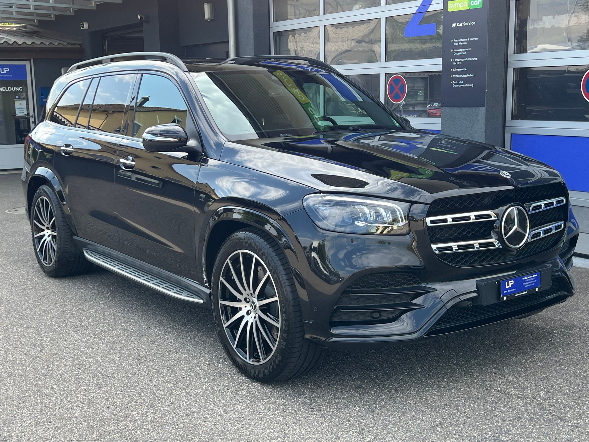 MERCEDES-BENZ GLS 400 d AMG Line 4matic * Neuwagenzustand *-showroom-element-2