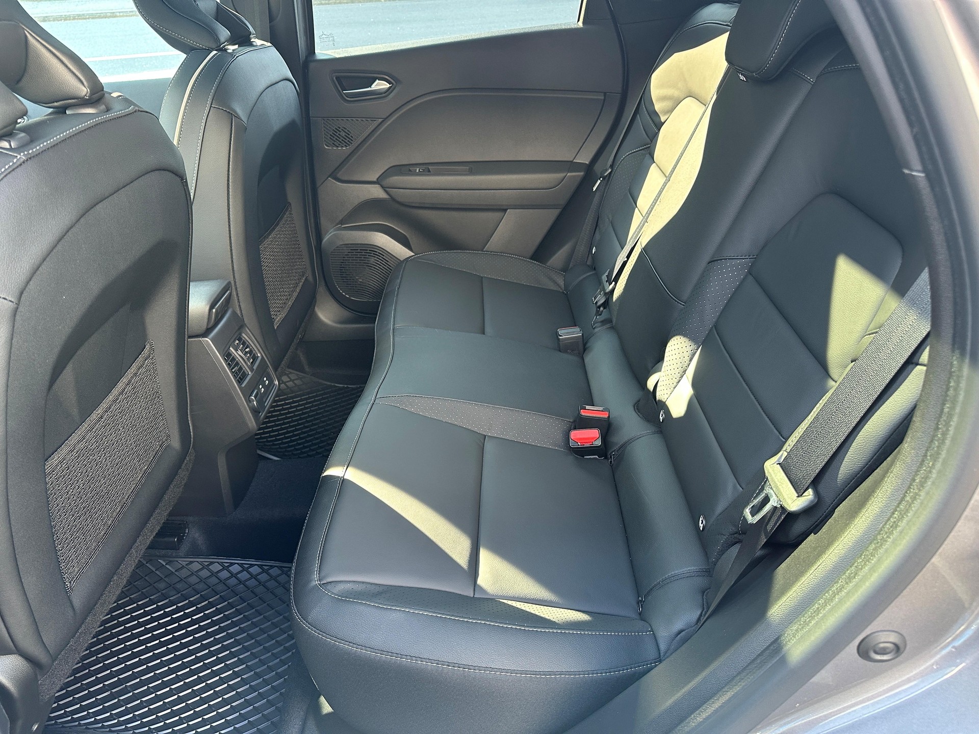 MITSUBISHI ASX 1.8 HEV Instyle-image-5