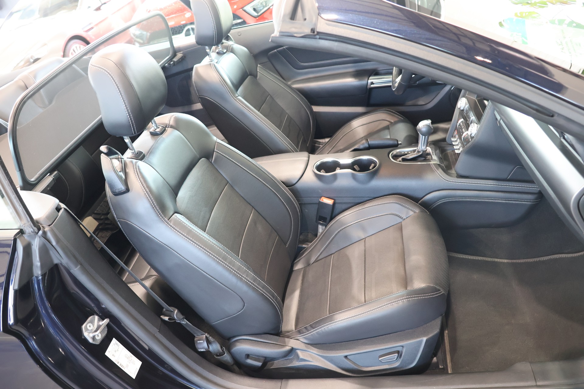 FORD Mustang Convertible 5.0 V8 GT Automat-image-13