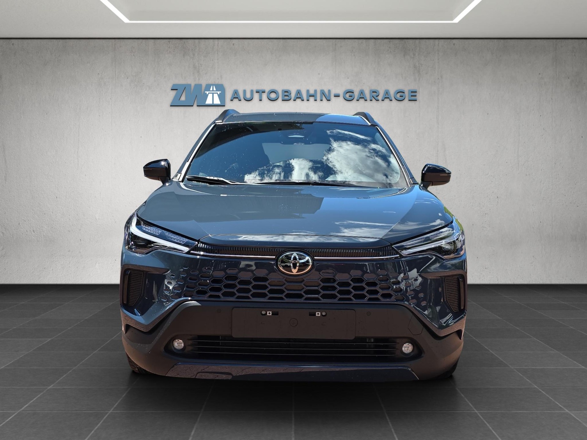 TOYOTA Corolla Cross 2.0 HSD Trend AWD-i-image-7