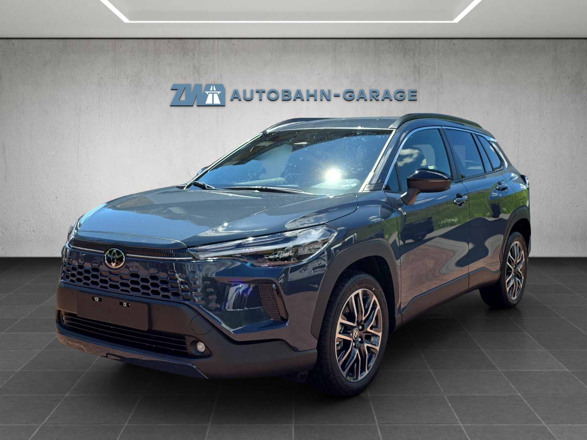 TOYOTA Corolla Cross 2.0 HSD Trend AWD-i