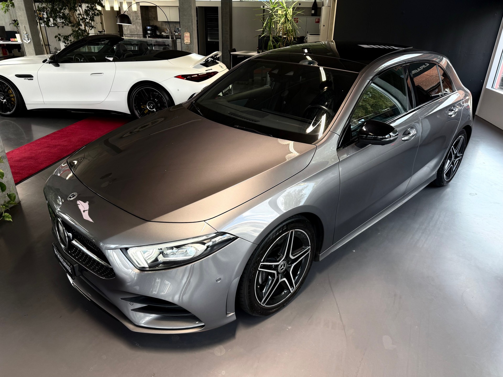MERCEDES-BENZ A 180 d AMG Line 8G-DCT-showroom-element-2
