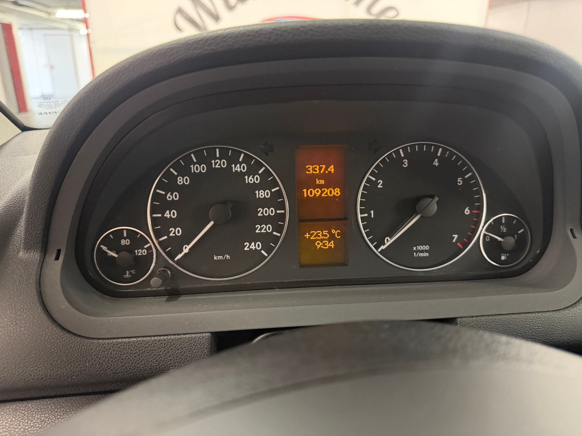 MERCEDES-BENZ A 170 Classic-image-10