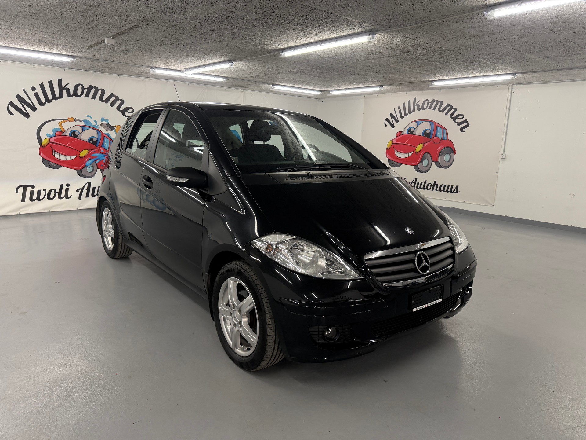MERCEDES-BENZ A 170 Classic-showroom-element-1